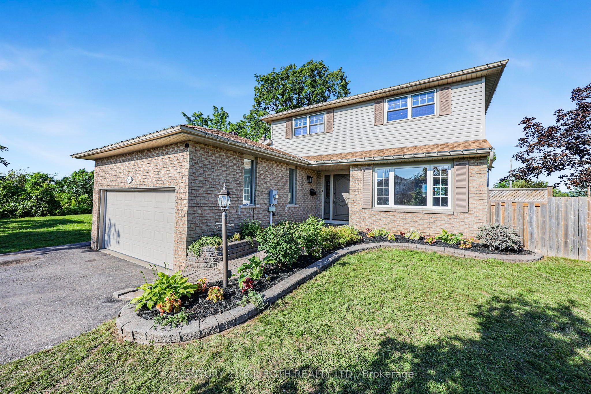 104 Woodside Drive Property Photo 1