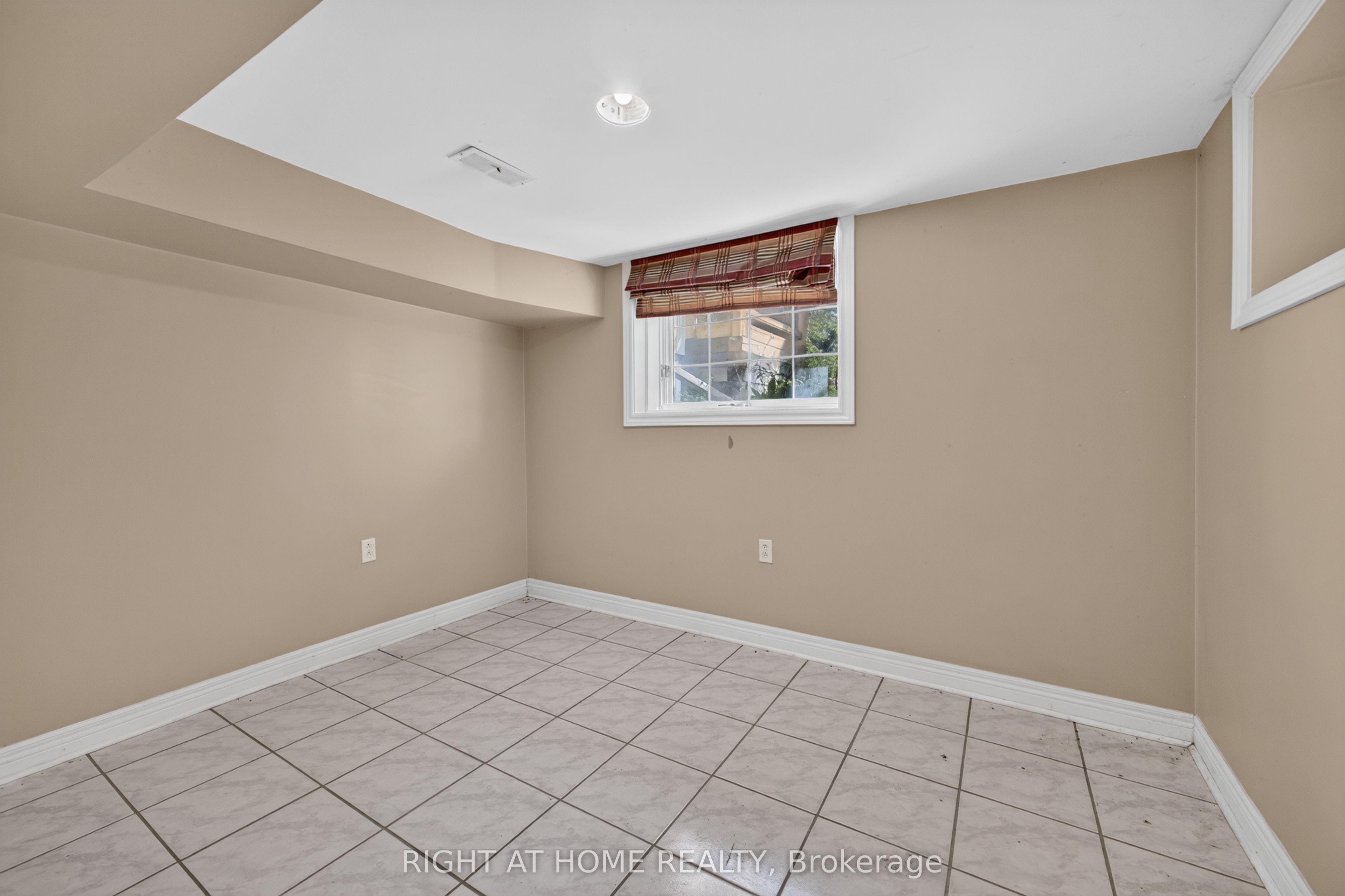 20 Holgate Street Property Photo 31