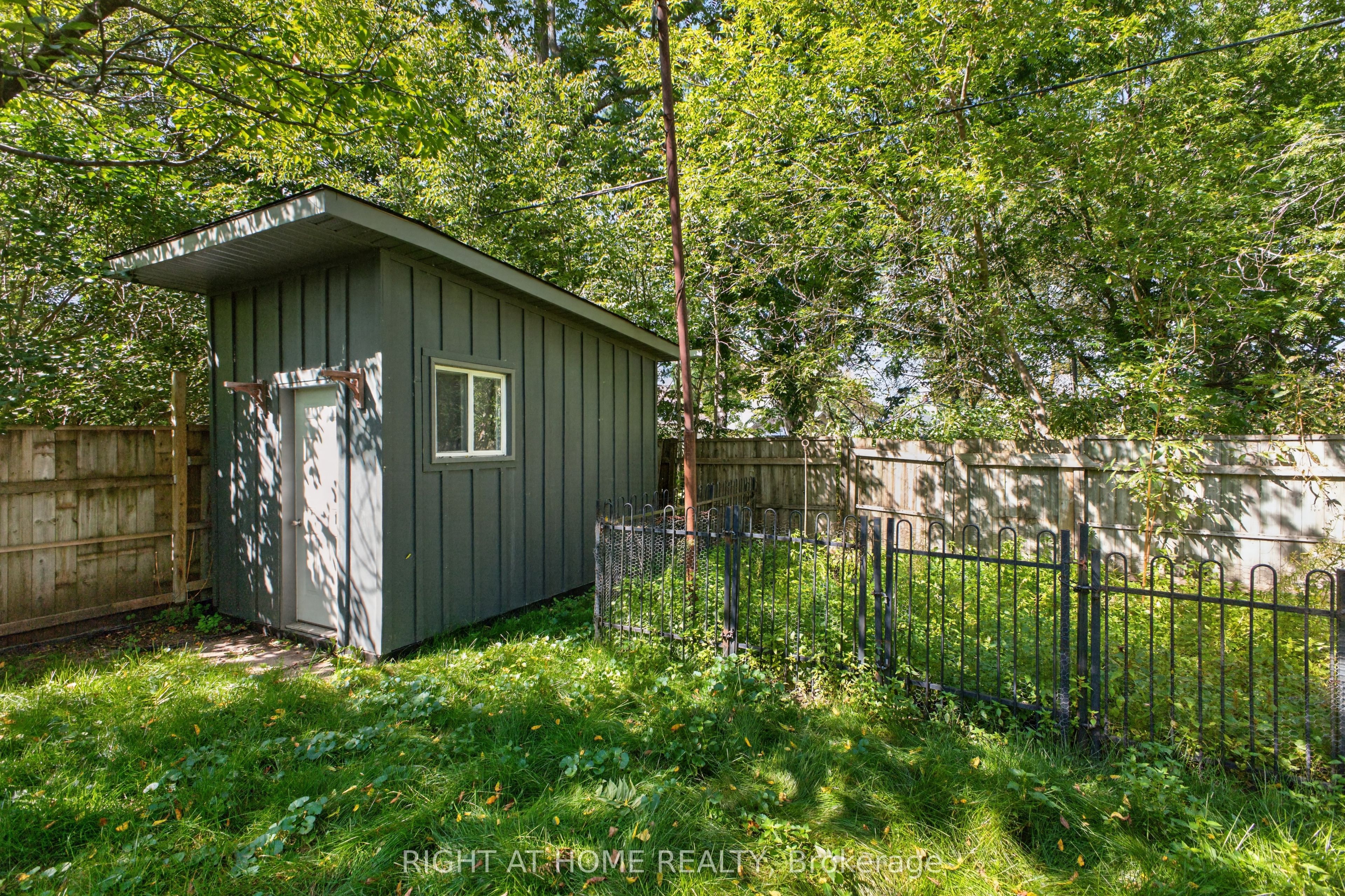 20 Holgate Street Property Photo 34