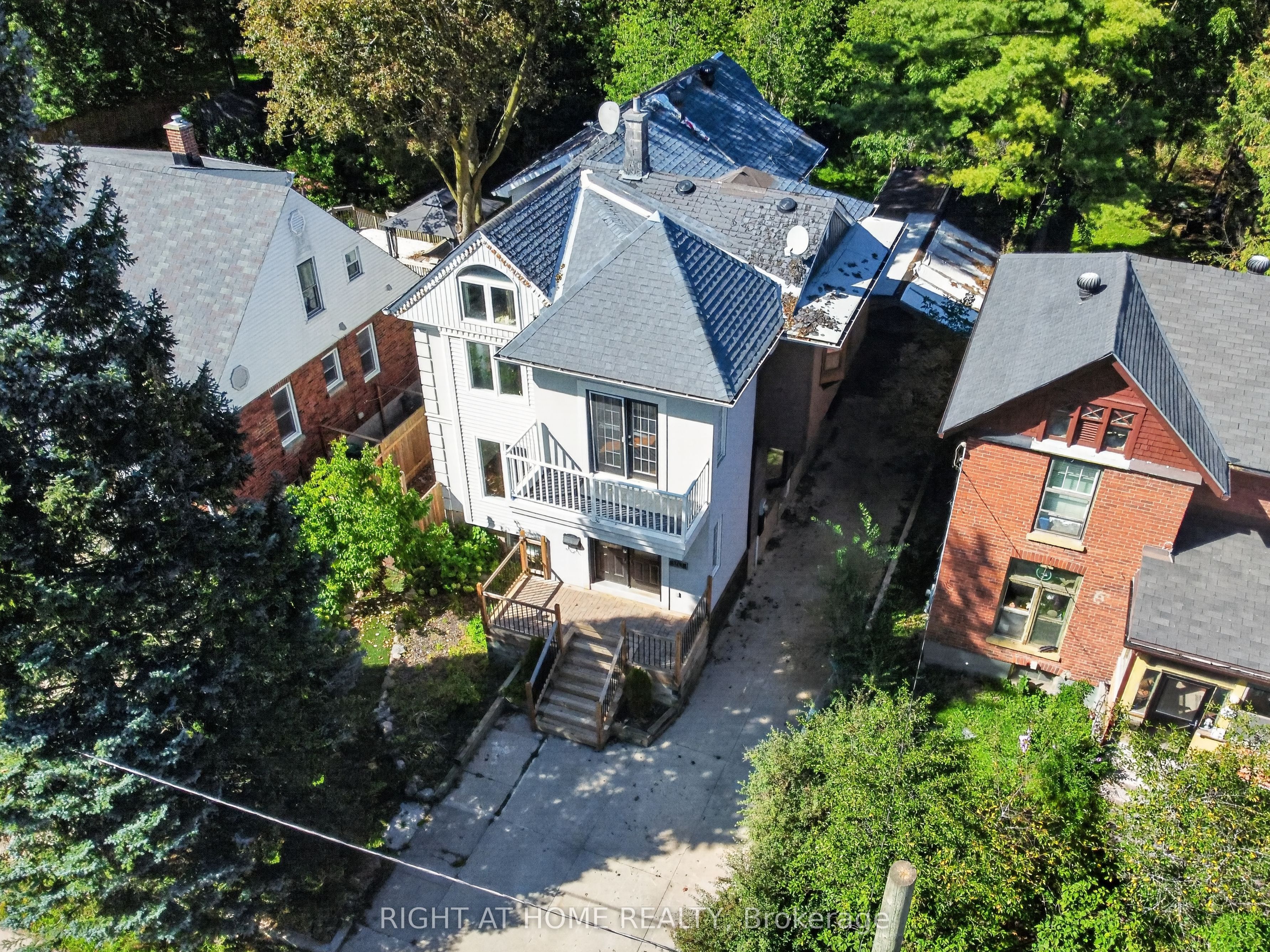 20 Holgate Street Property Photo 36