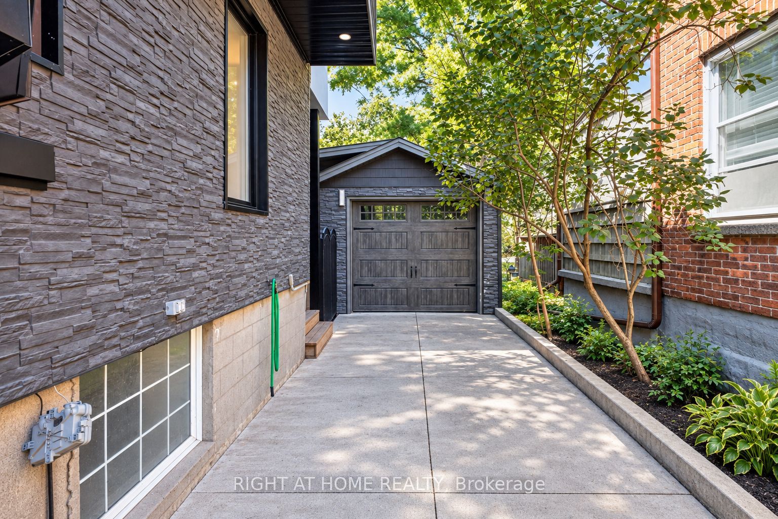 20 Holgate Street Property Photo 39