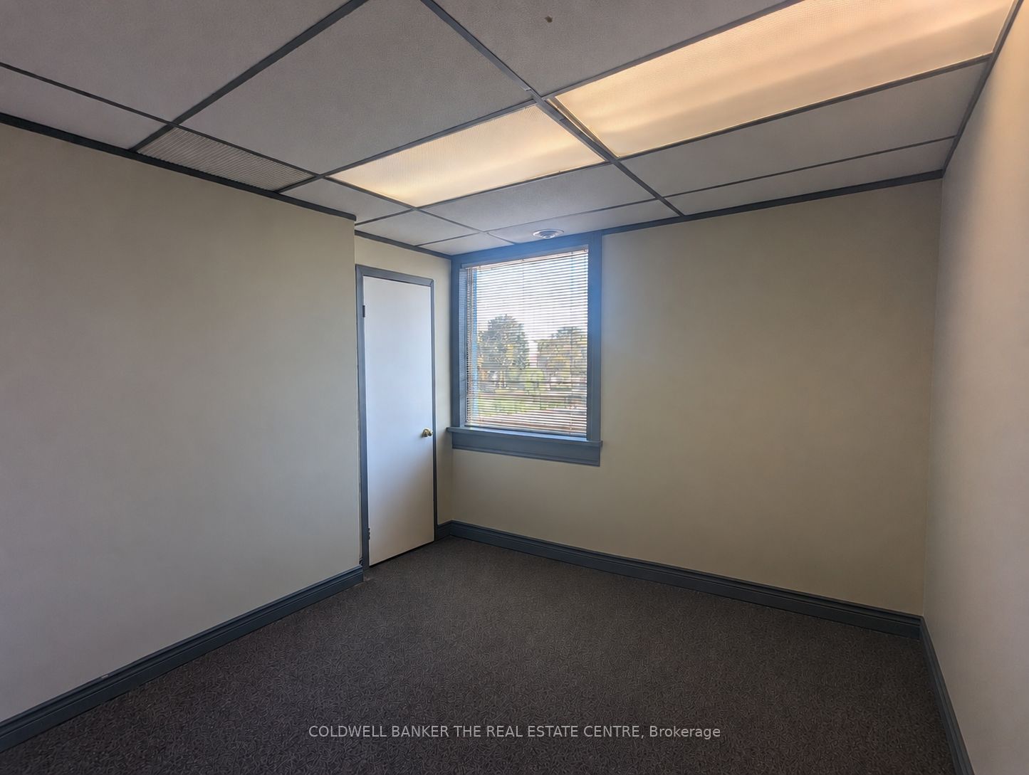 284 Dunlop Street W Upper - D Property Photo 1