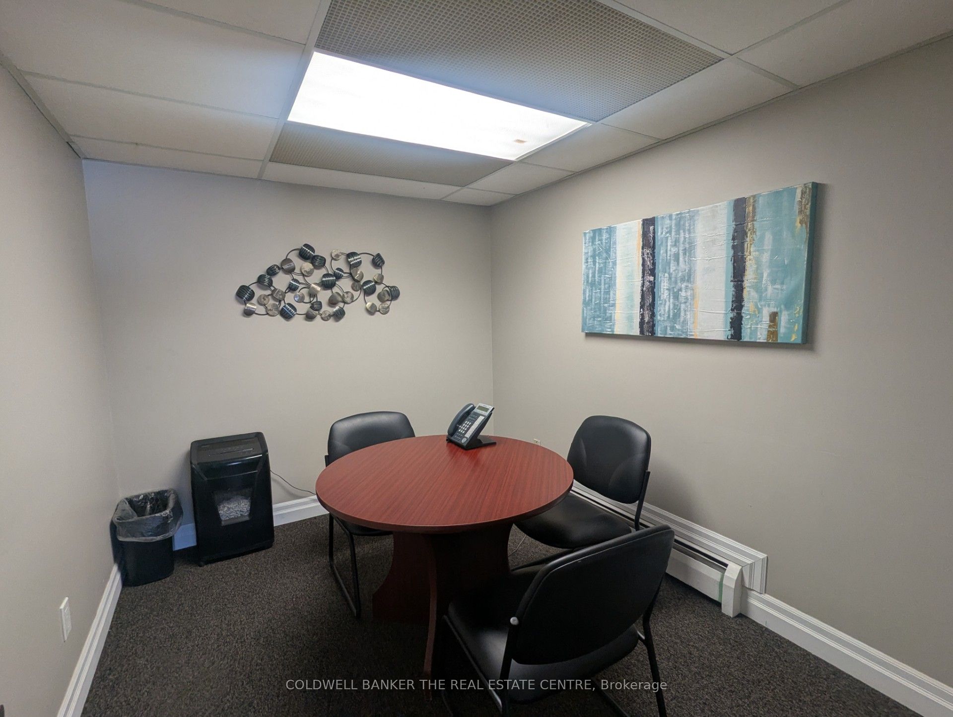 284 Dunlop Street W Upper - D Property Photo 4