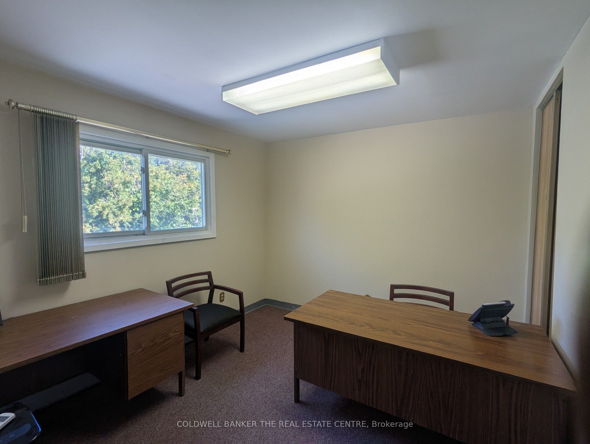 284 Dunlop Street W Upper - A Property Photo 1