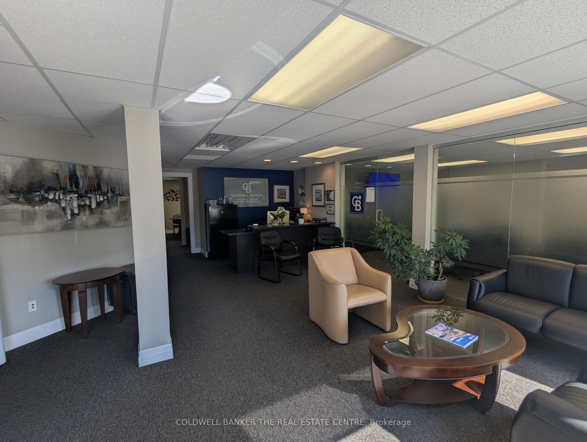 284 Dunlop Street W Upper - A Property Photo 3