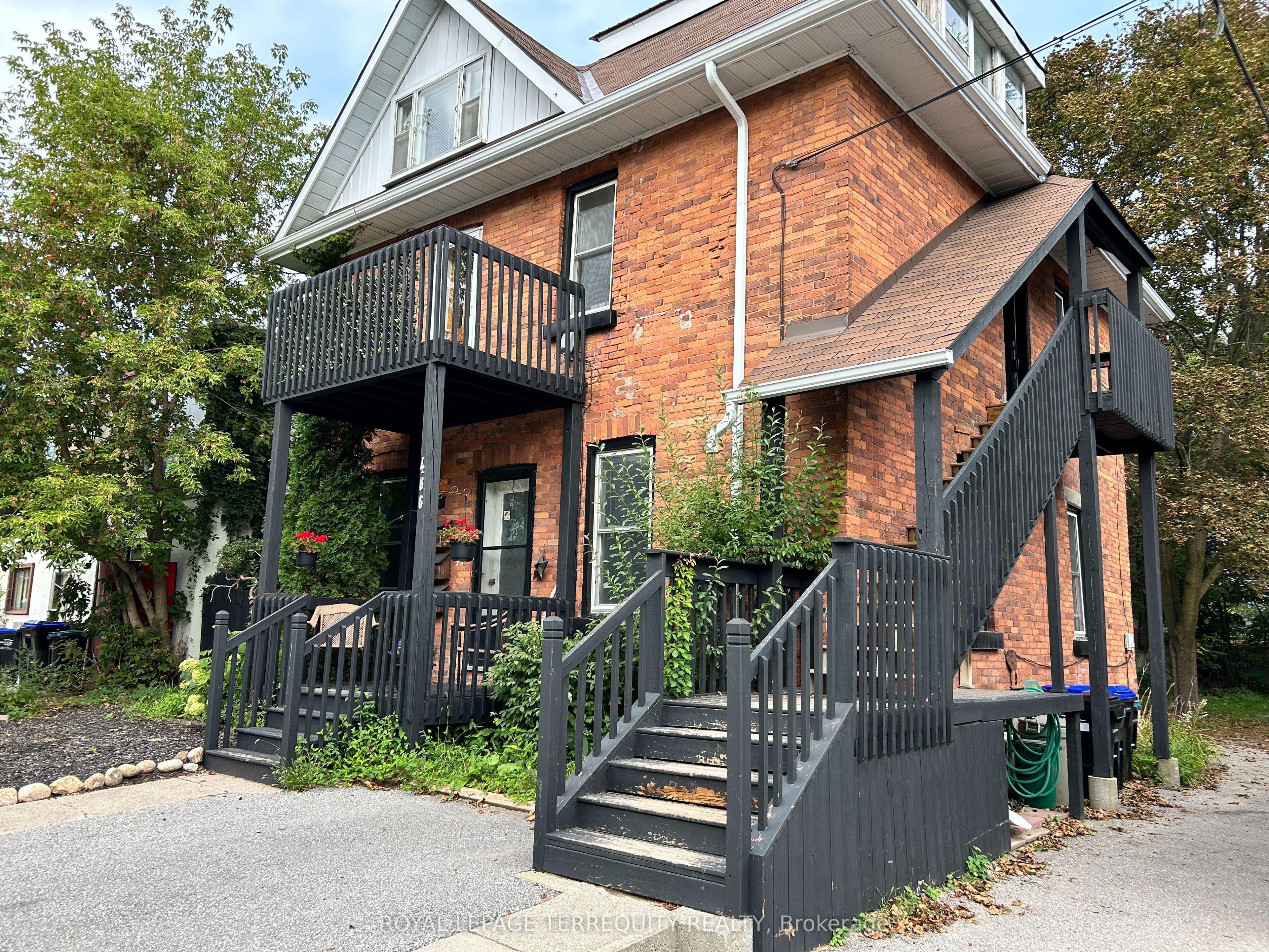 486 Hannah Street Property Photo 1