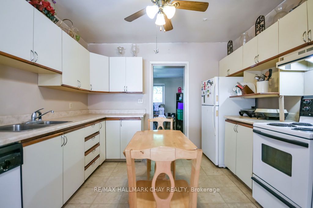 168 Anne Street S Property Photo 10