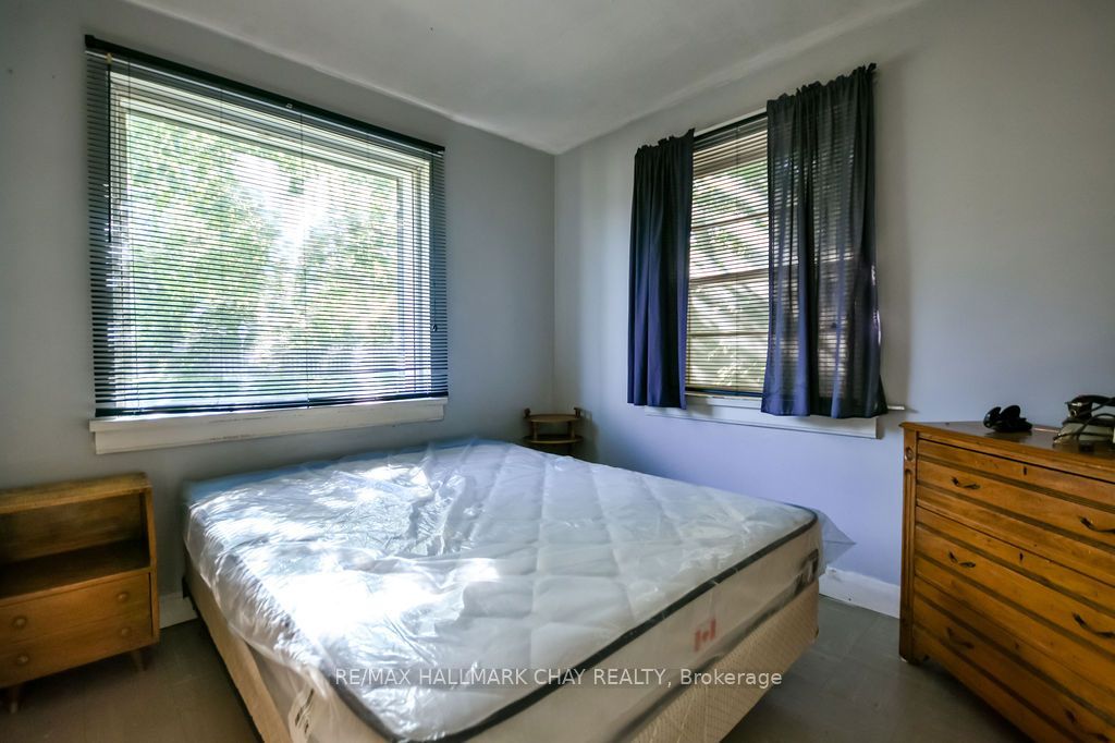 168 Anne Street S Property Photo 13