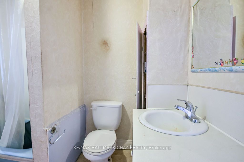 168 Anne Street S Property Photo 17