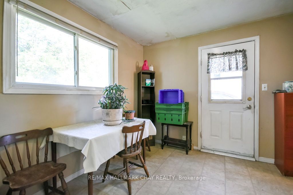 168 Anne Street S Property Photo 19