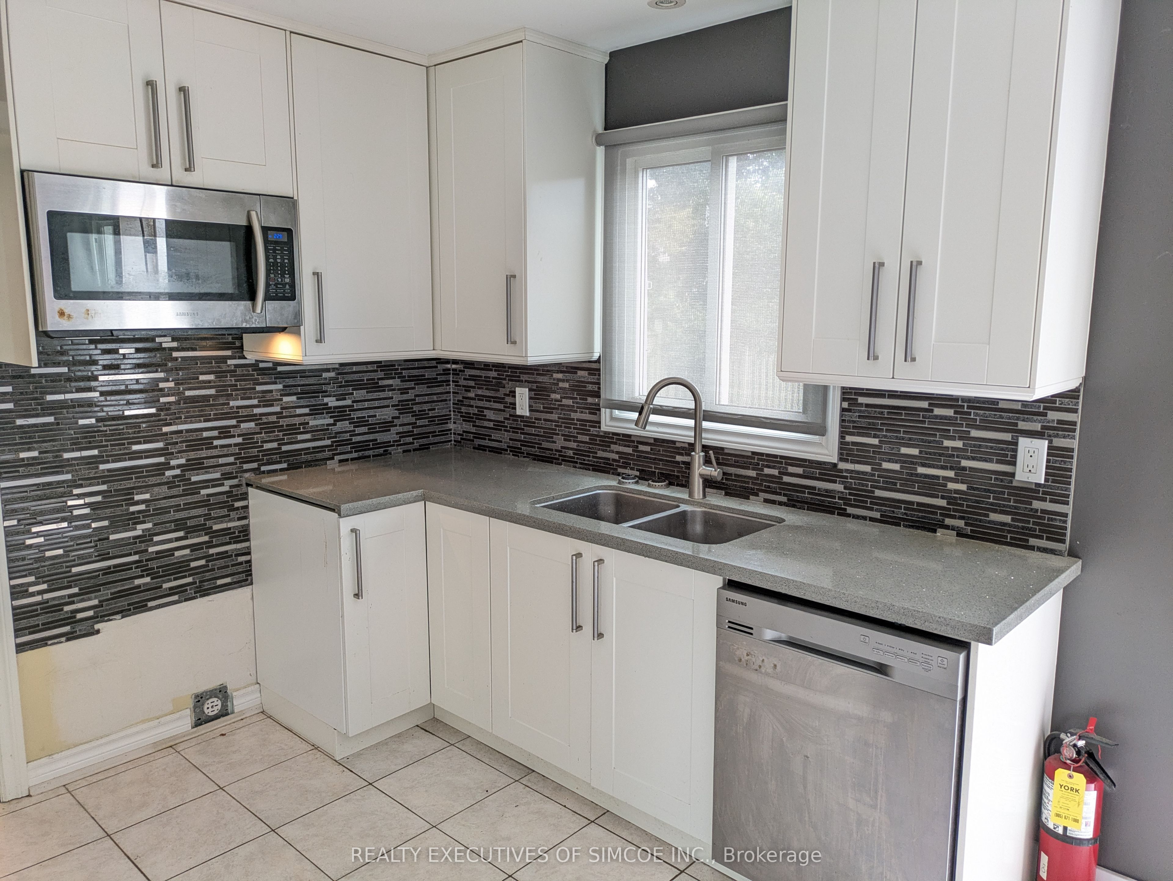 75 James Street Property Photo 7