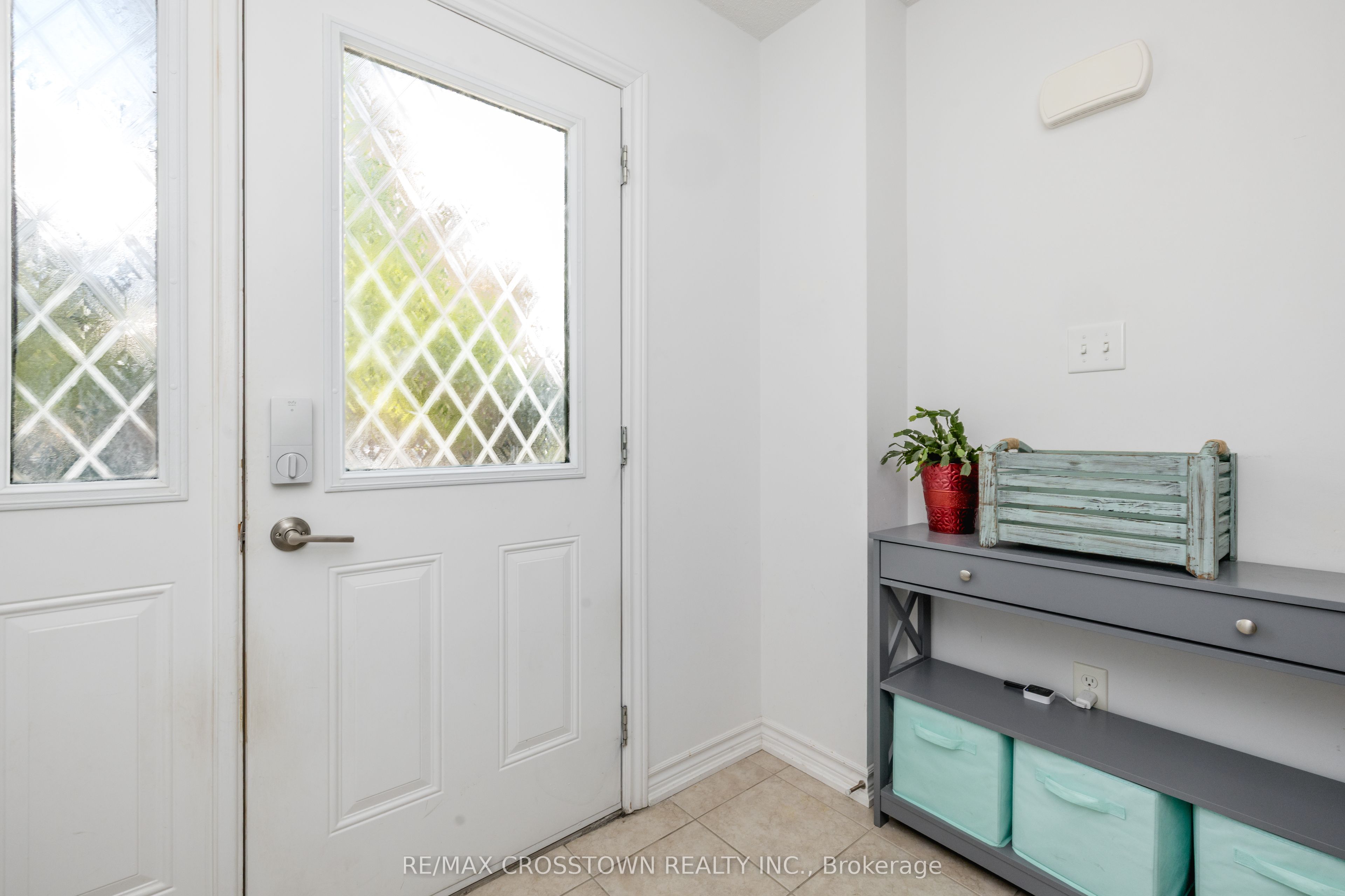 43 Madelaine Drive 2 Property Photo 6