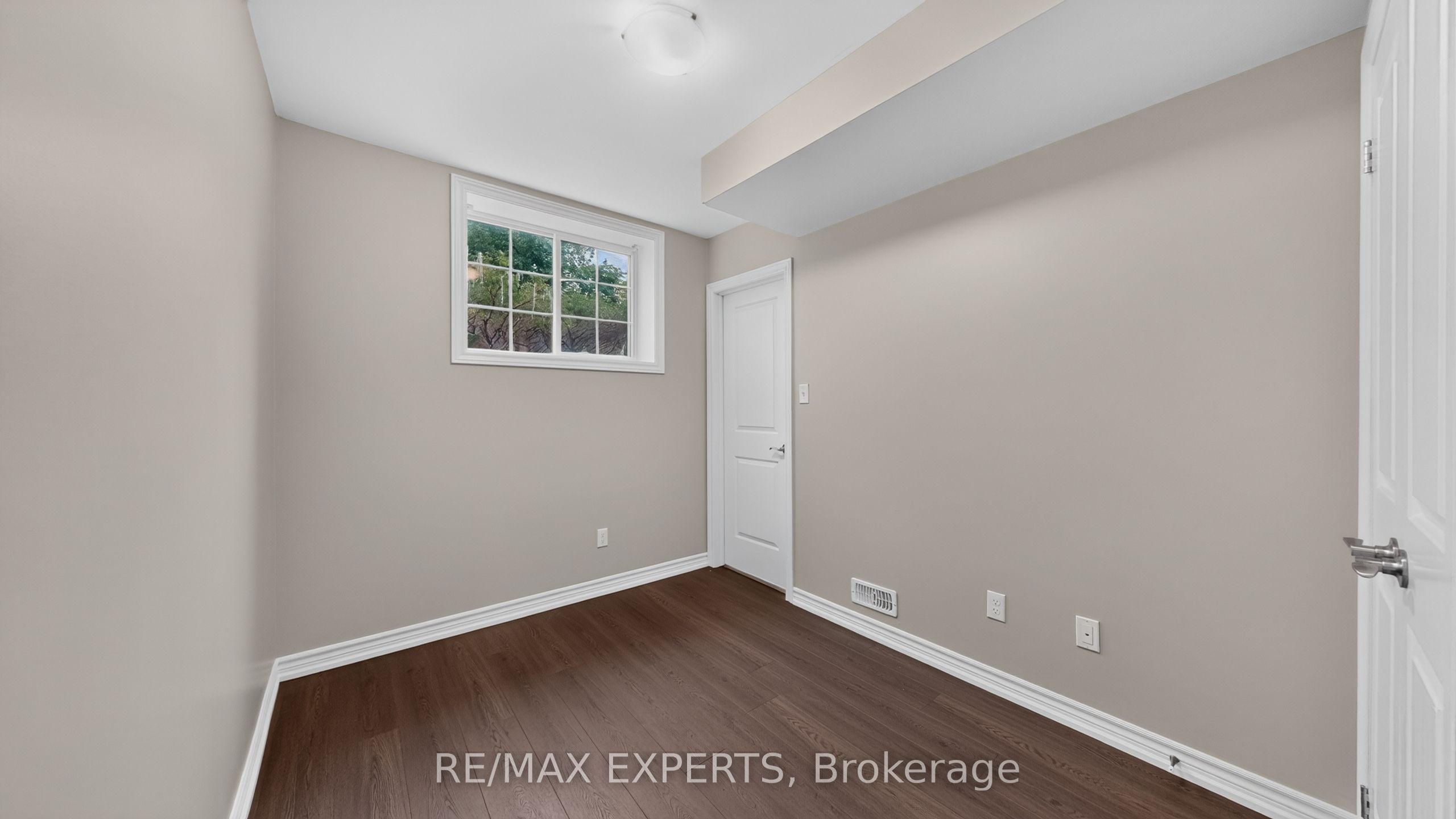 246 Penetanguishene Road 13 Property Photo 4