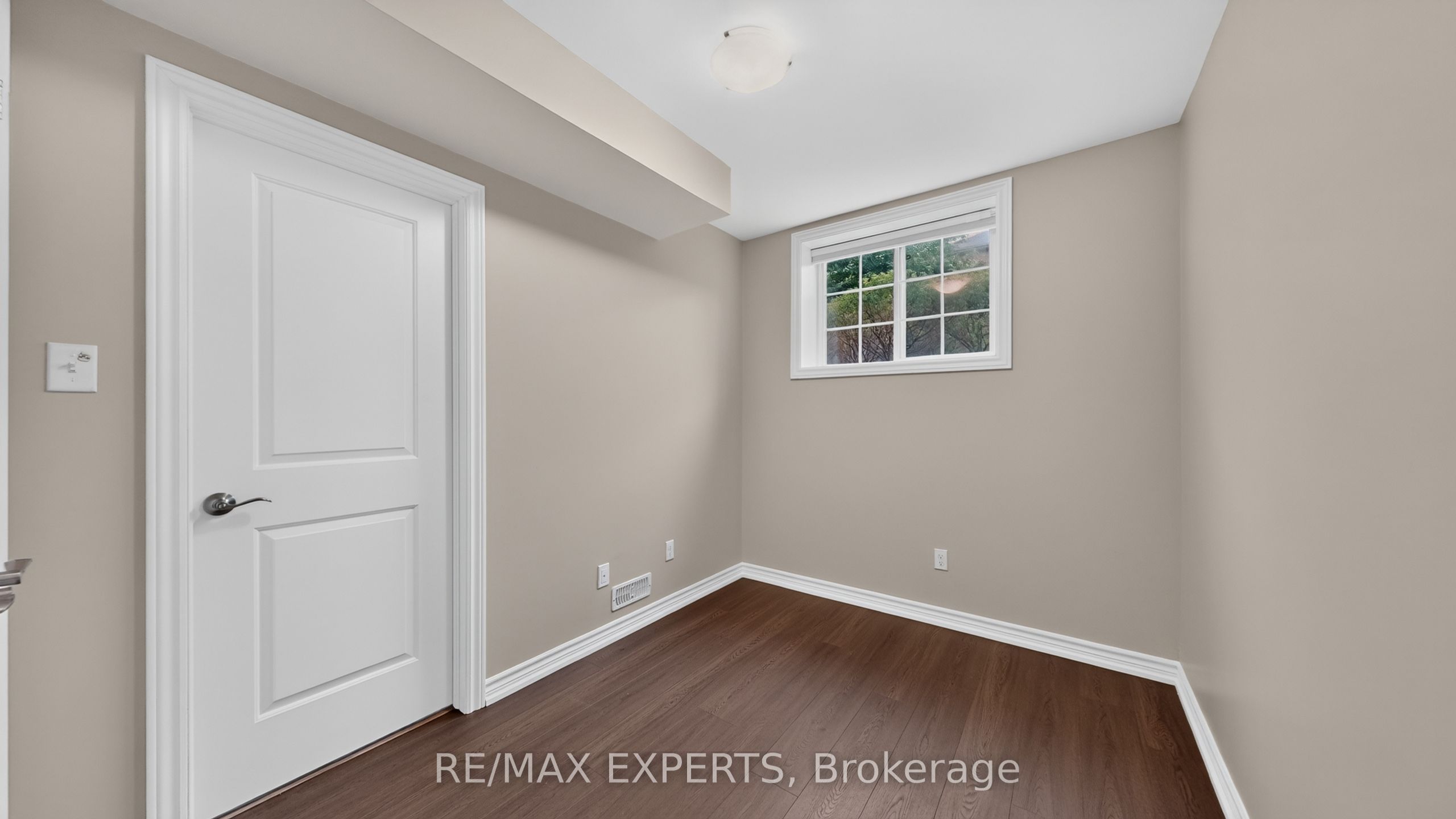 246 Penetanguishene Road 13 Property Photo 12