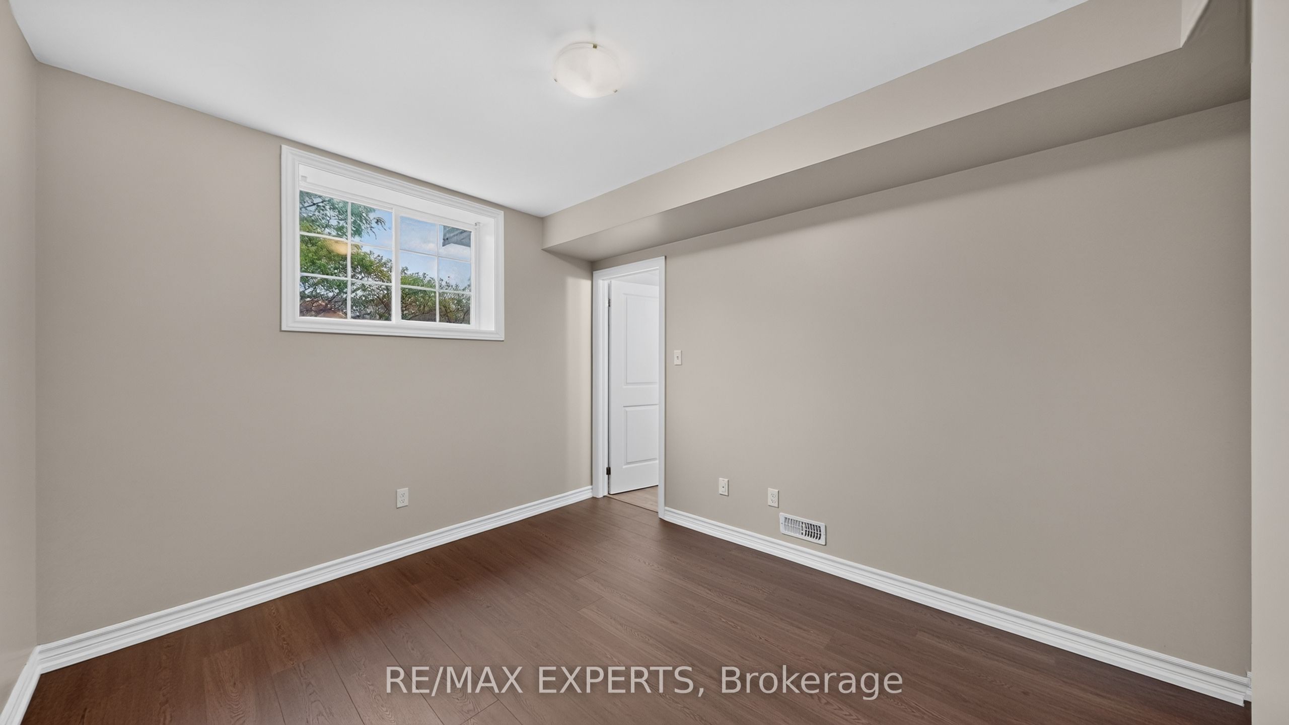 246 Penetanguishene Road 13 Property Photo 18