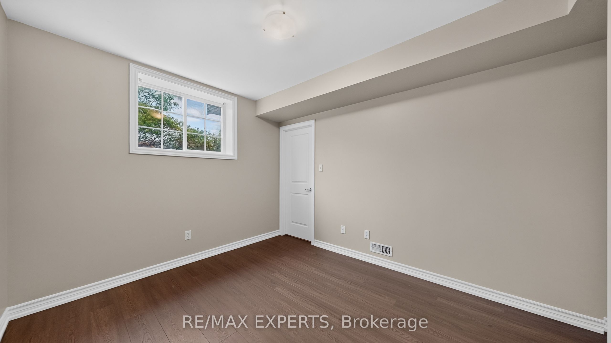 246 Penetanguishene Road 13 Property Photo 21