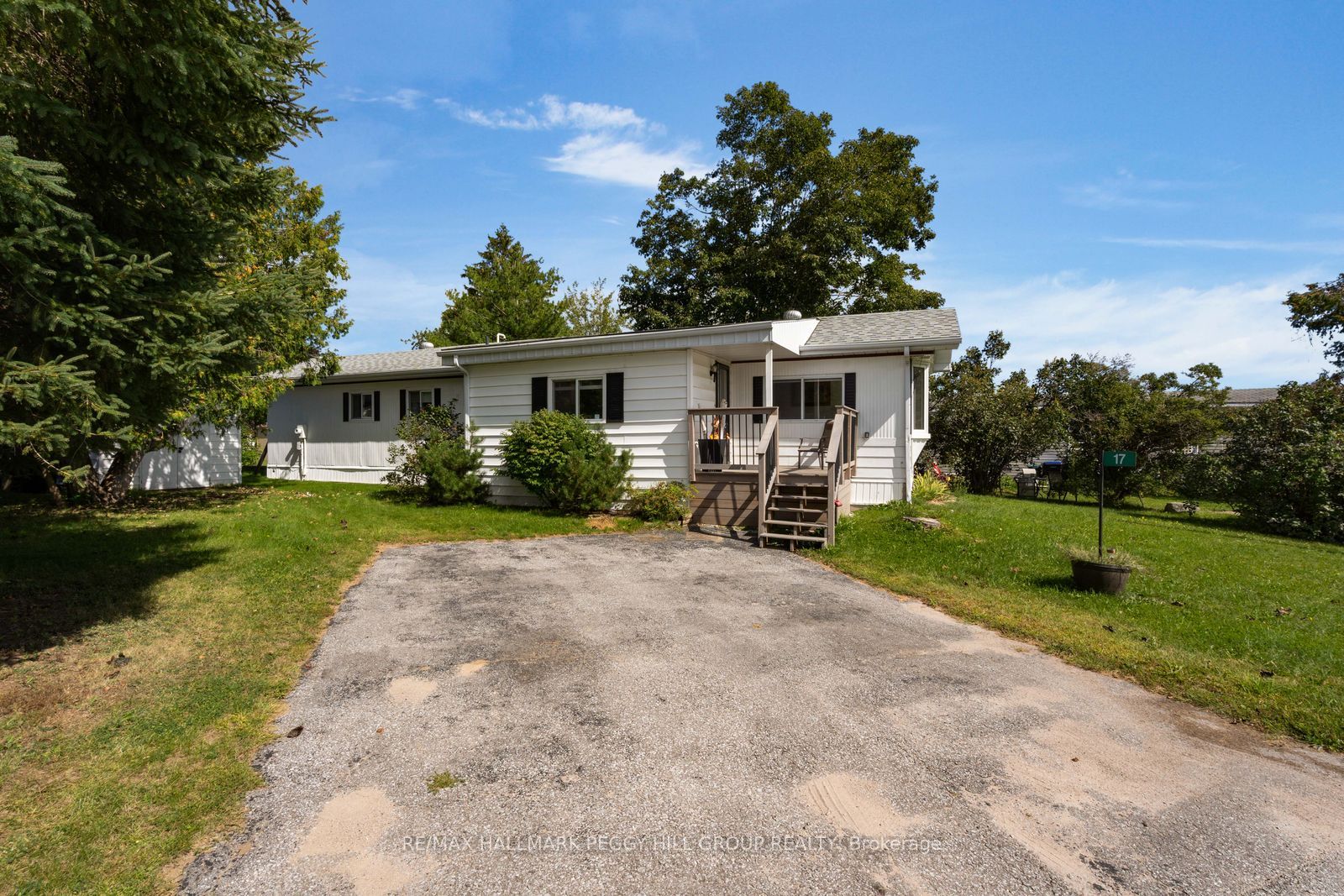 17 Balantrae Drive Property Photo 1