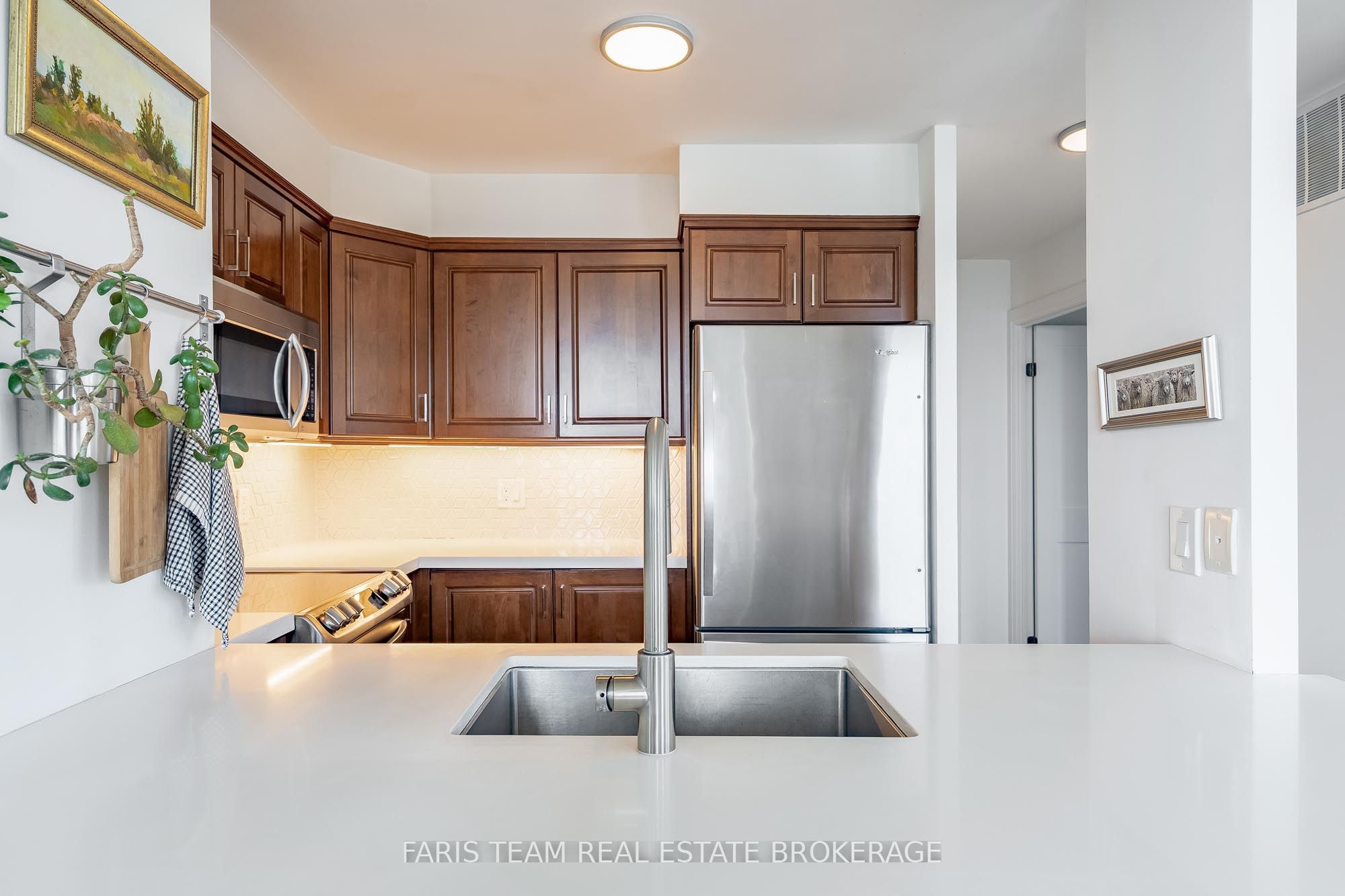 150 Dunlop Street E 1011 Property Photo 10