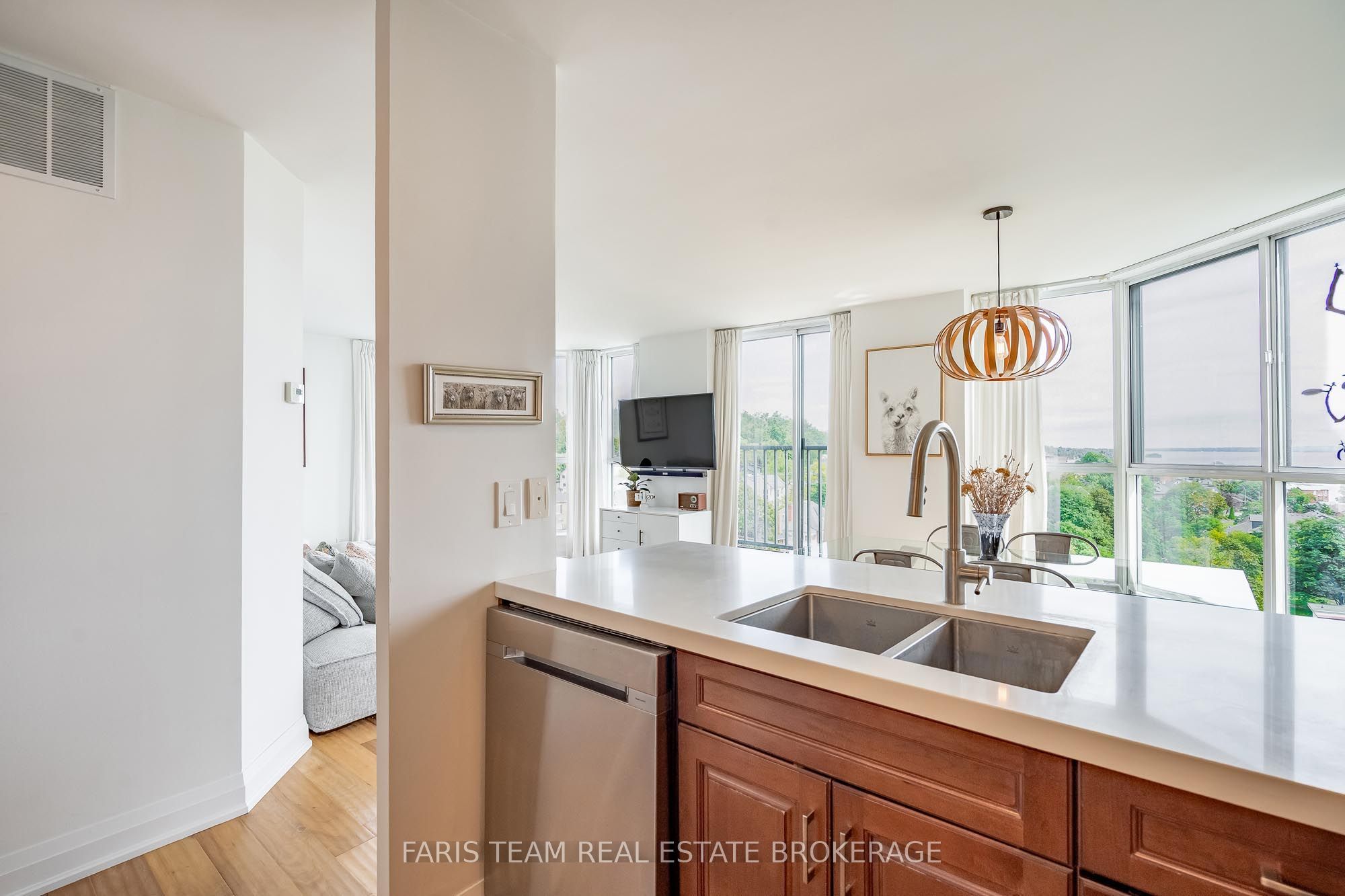 150 Dunlop Street E 1011 Property Photo 12