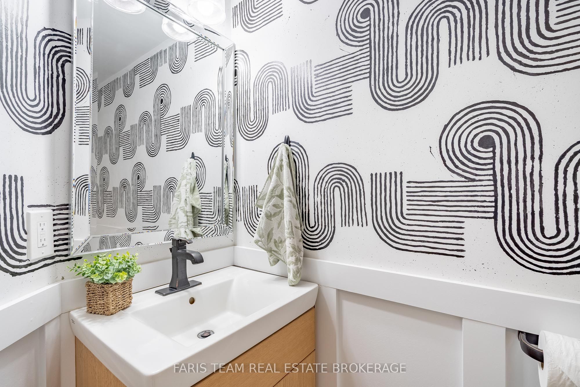 150 Dunlop Street E 1011 Property Photo 23