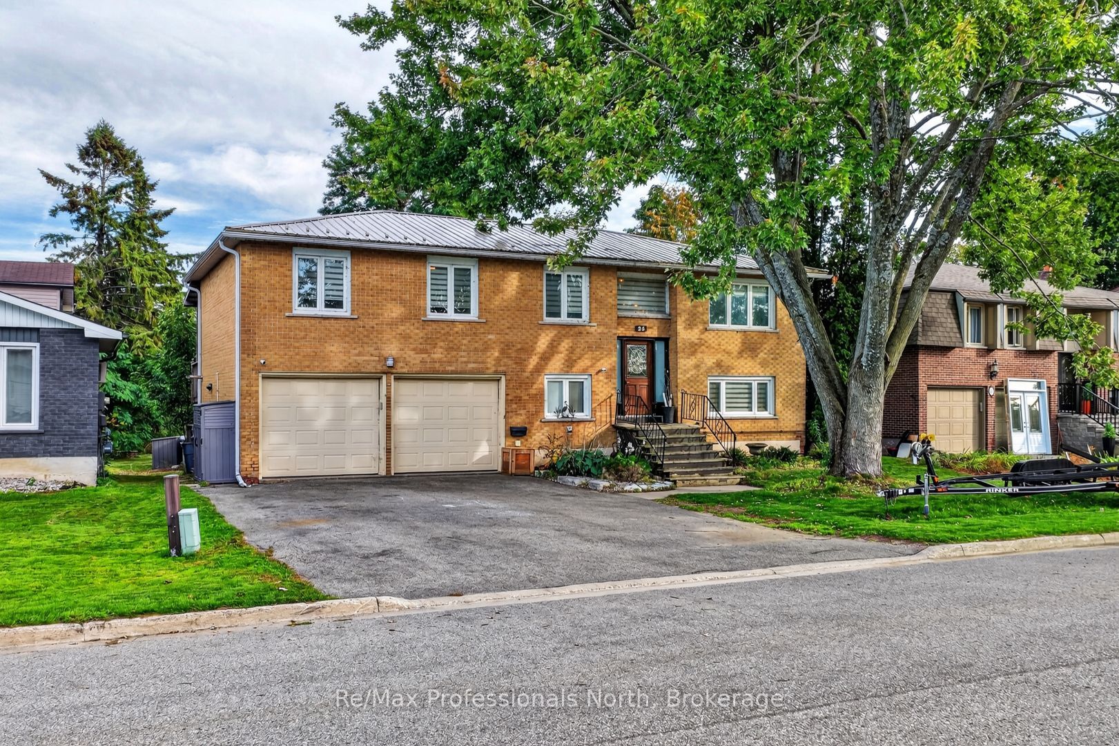 25 Lankin Boulevard Property Photo 3