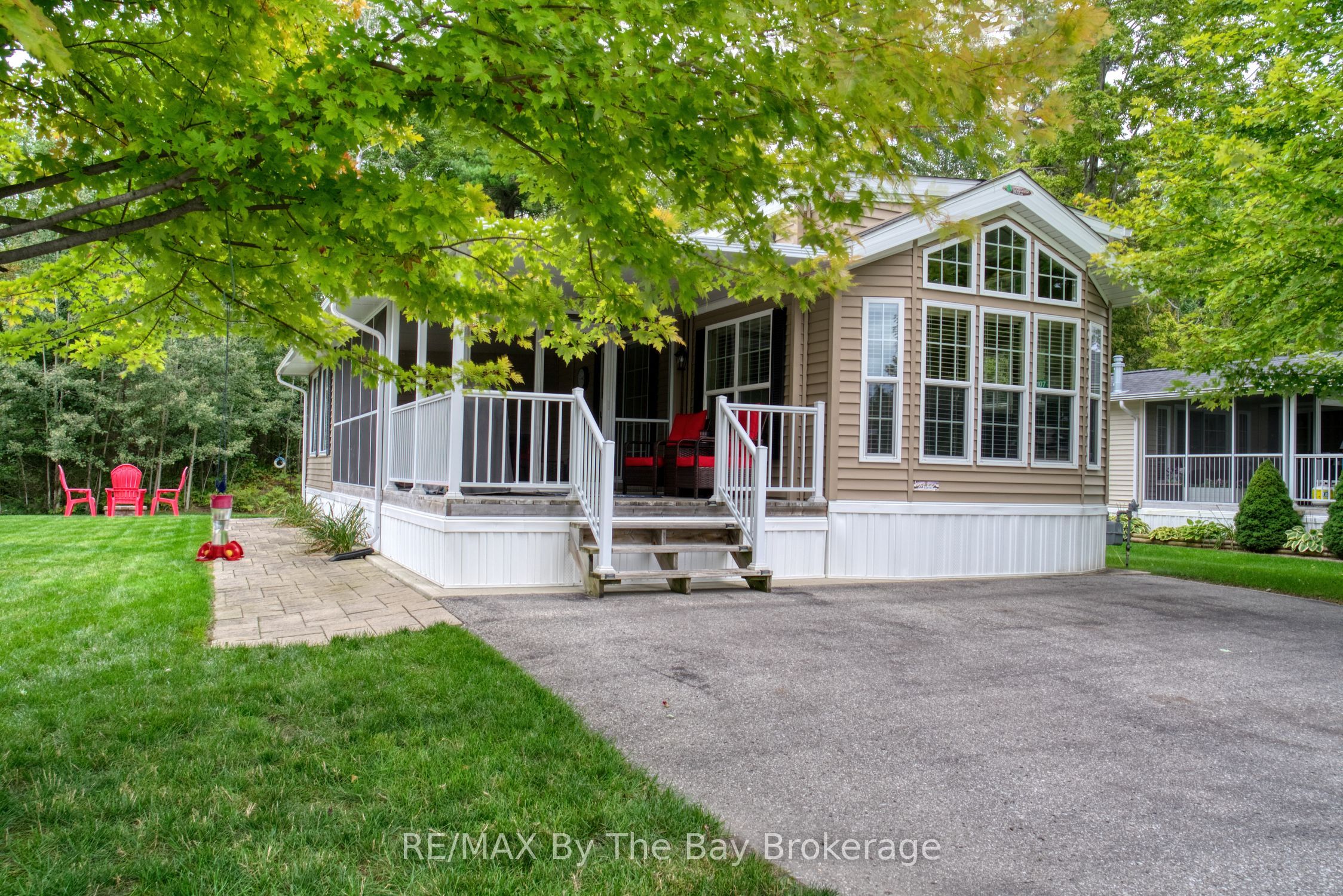 107 Madawaska Trail Property Photo 1