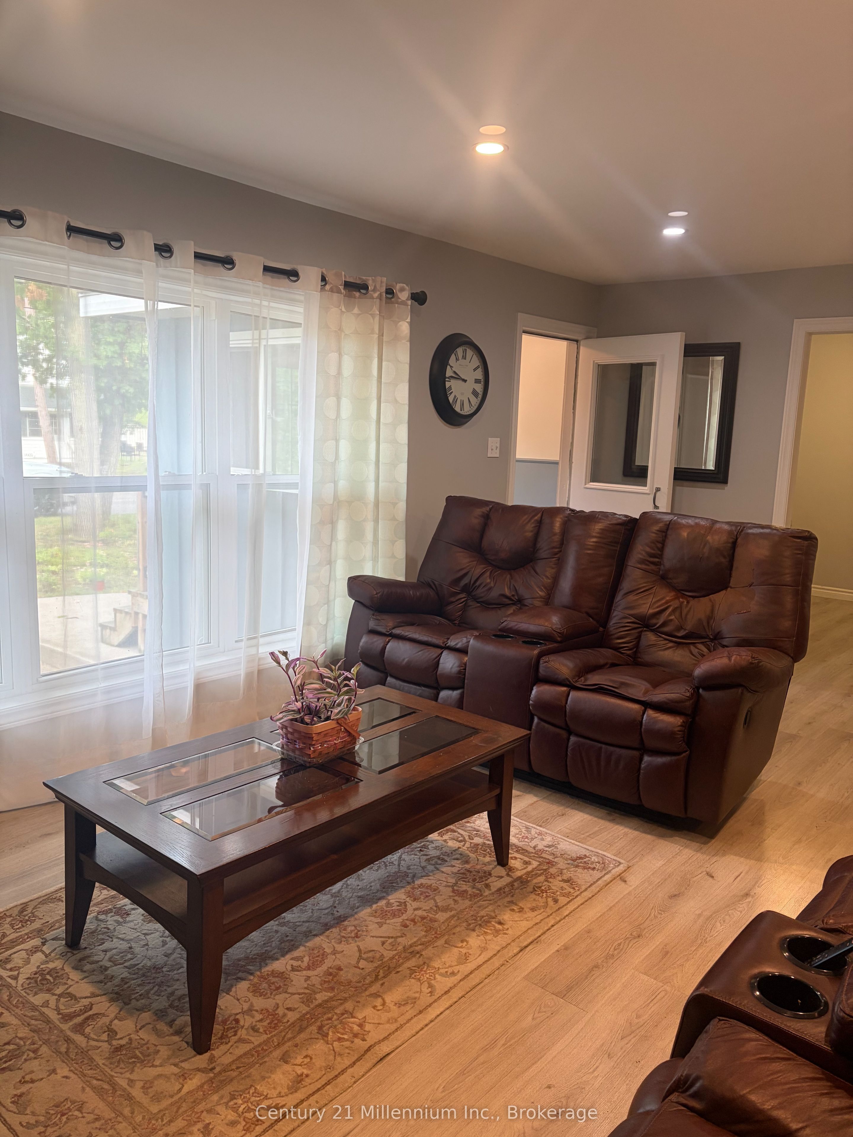 79 23rd Street N Property Photo 2
