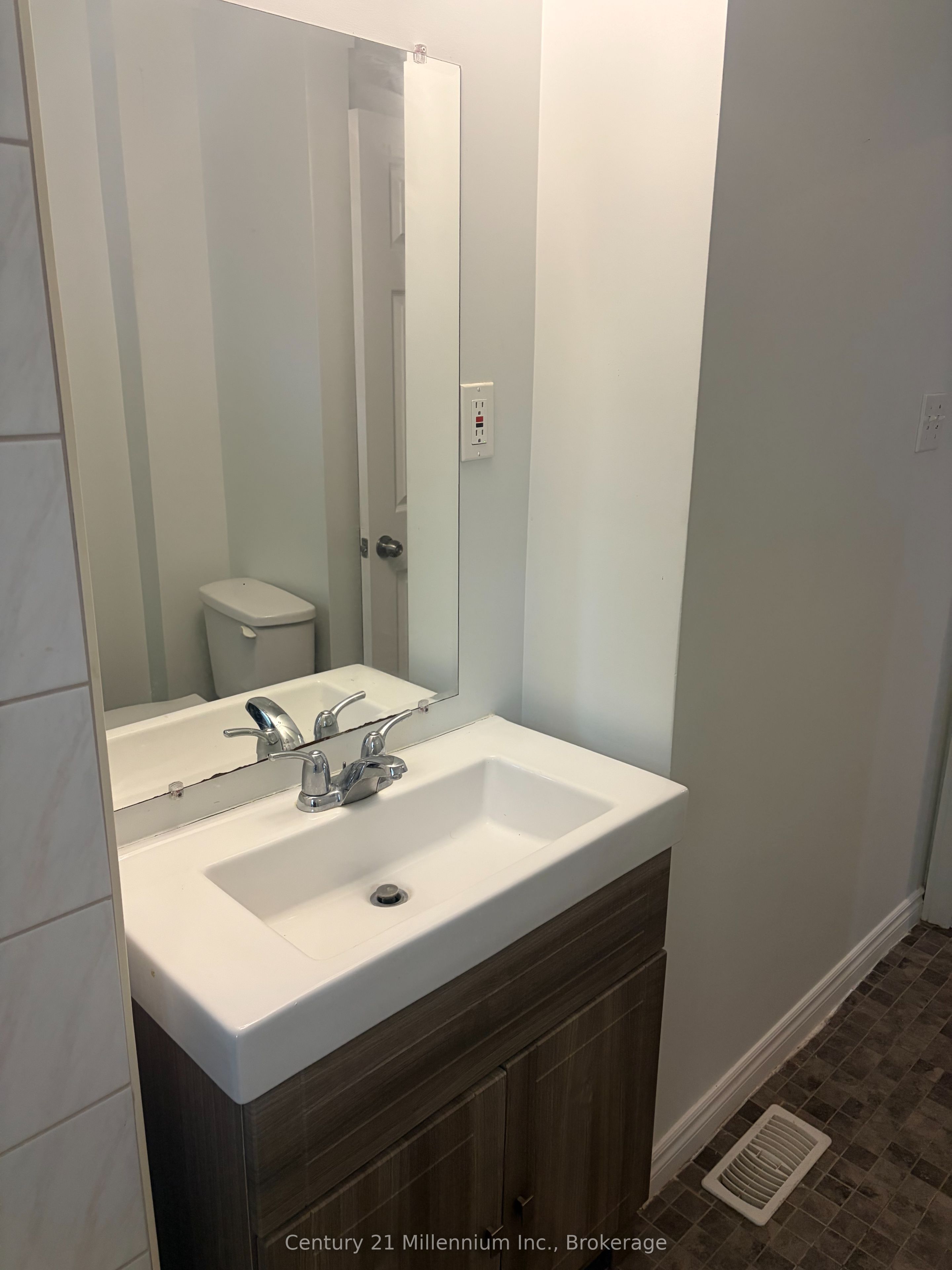 79 23rd Street N Property Photo 9