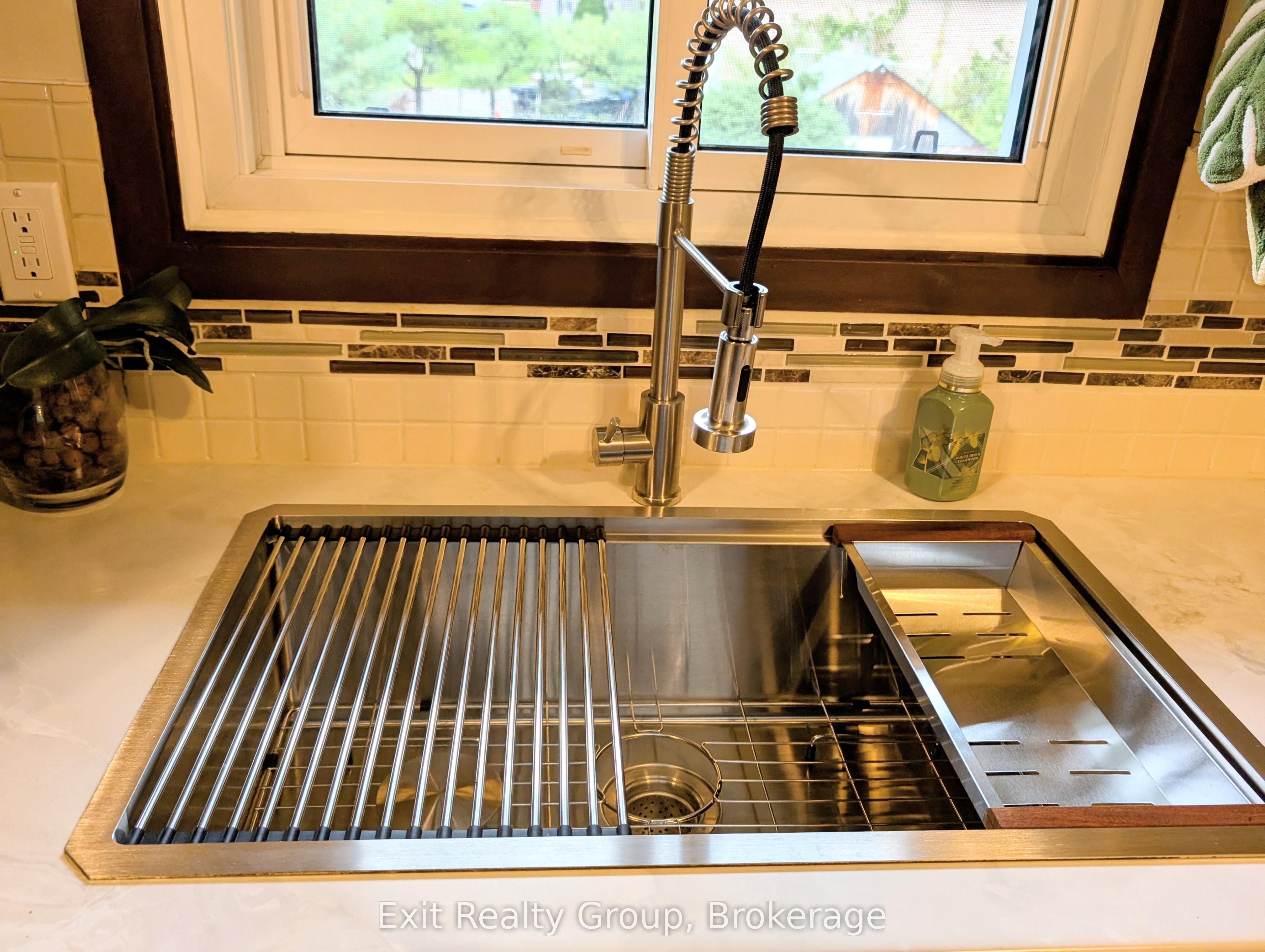 456 Parkview Court Property Photo 15