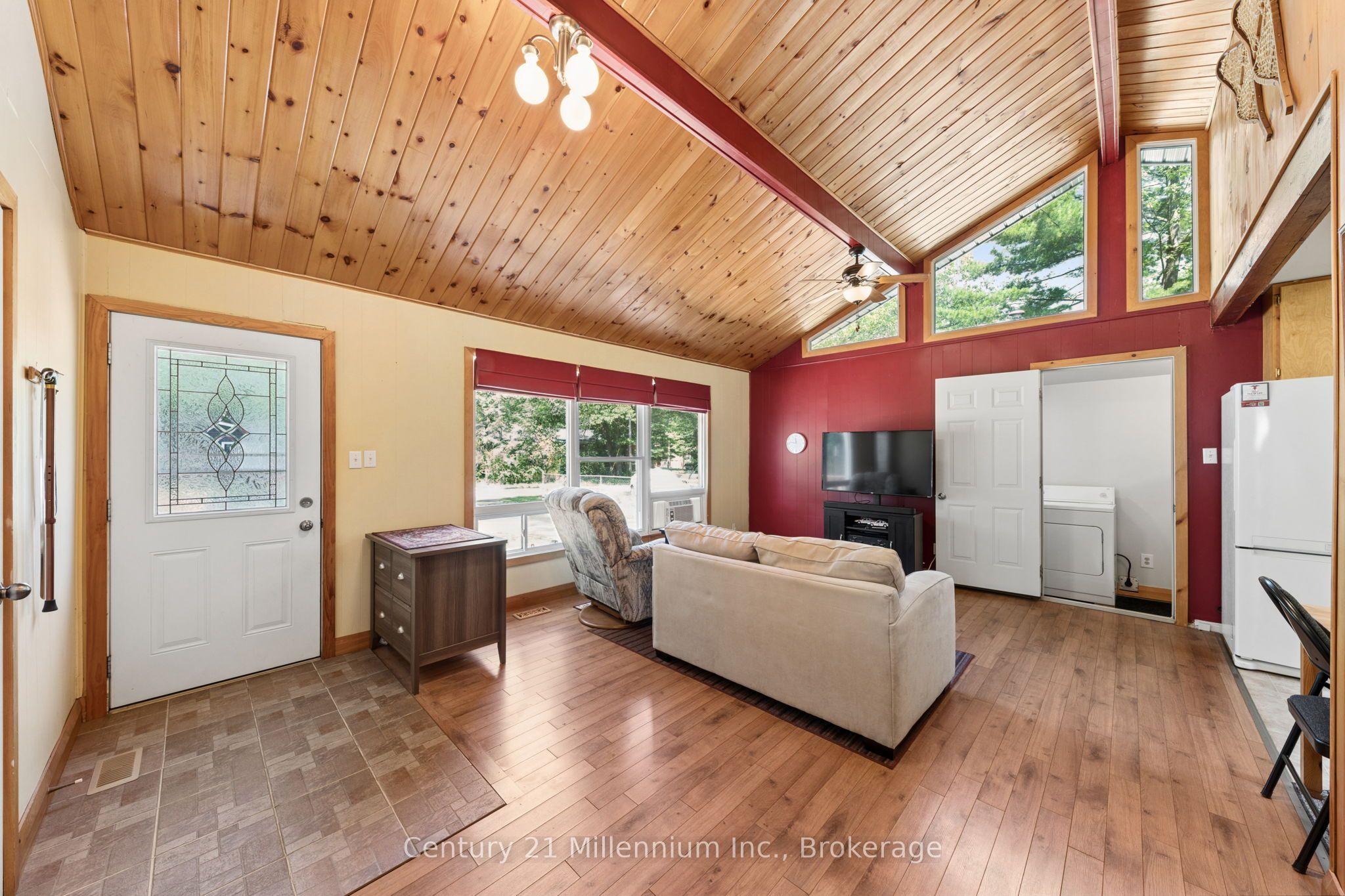 25 Glendale Avenue Property Photo 4