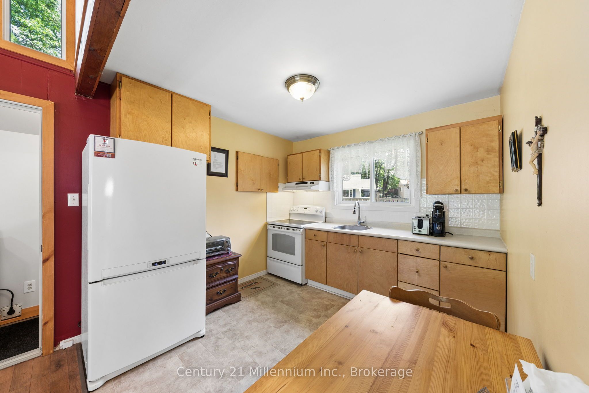 25 Glendale Avenue Property Photo 8