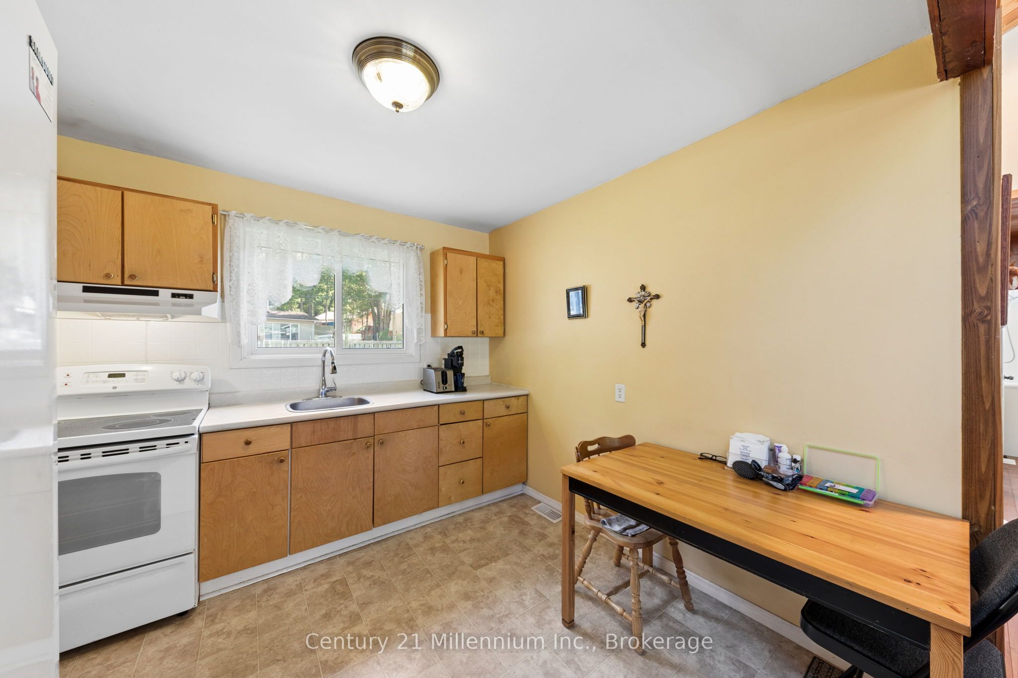 25 Glendale Avenue Property Photo 9