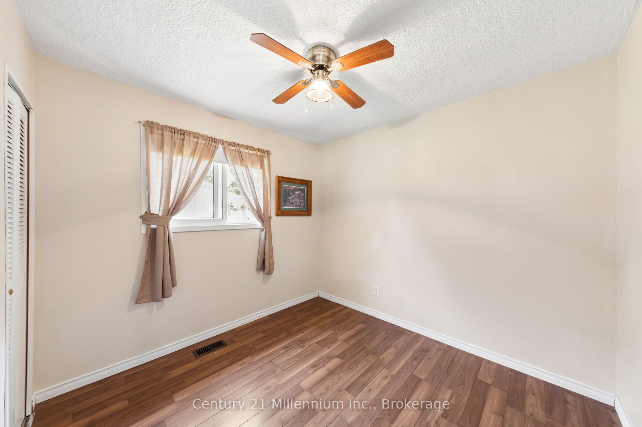 25 Glendale Avenue Property Photo 16