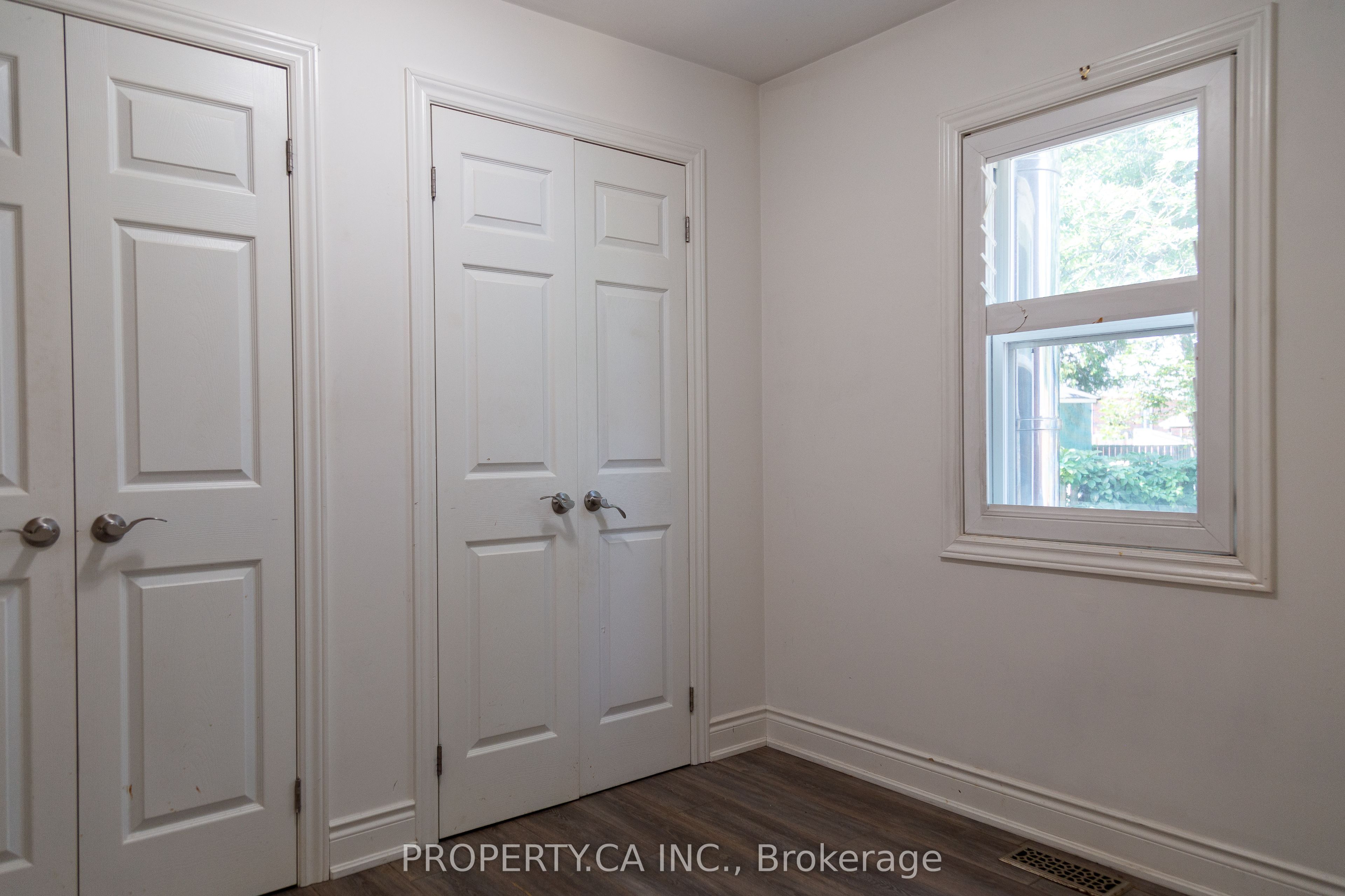 8 Dufferin Street Property Photo 12