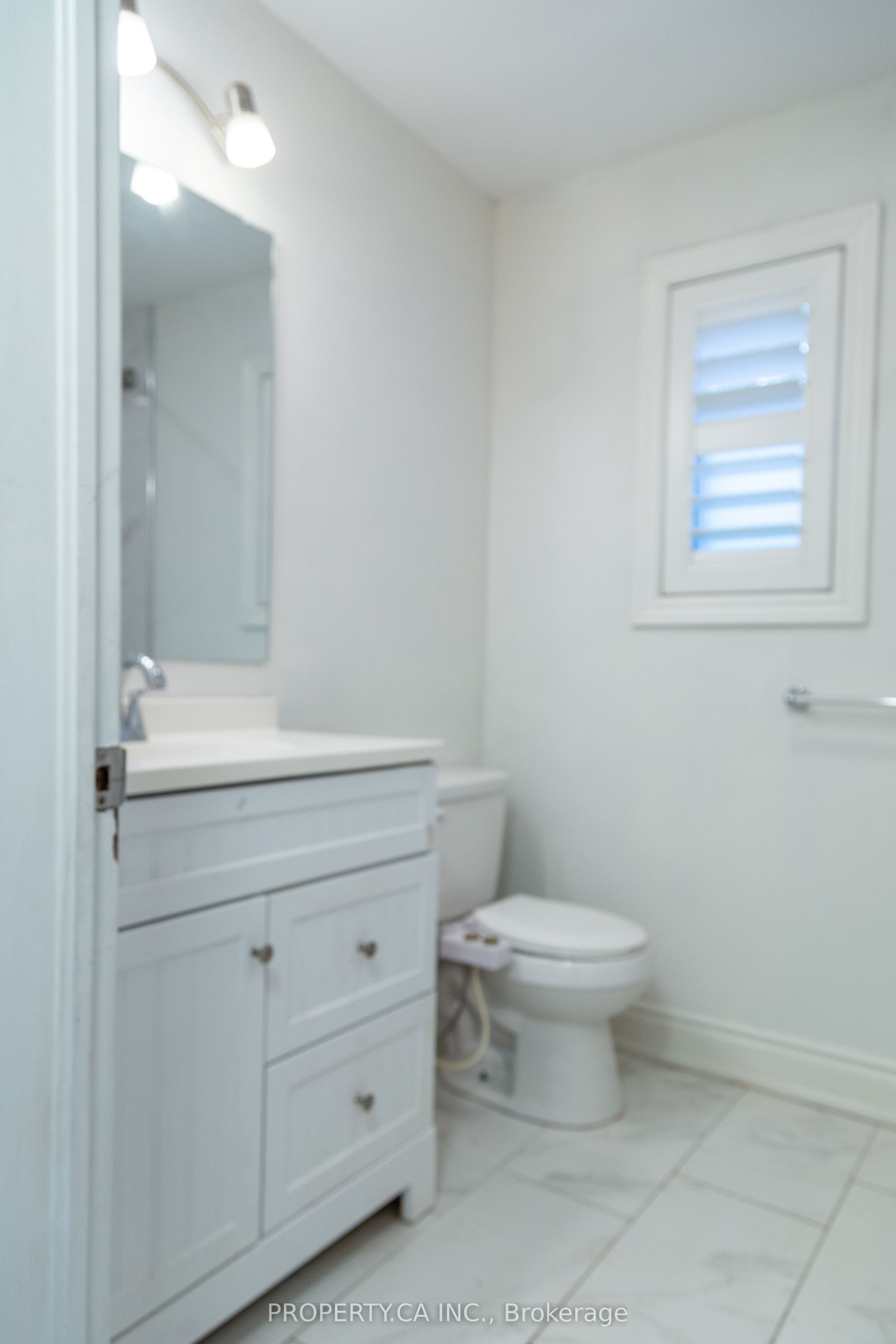 8 Dufferin Street Property Photo 13