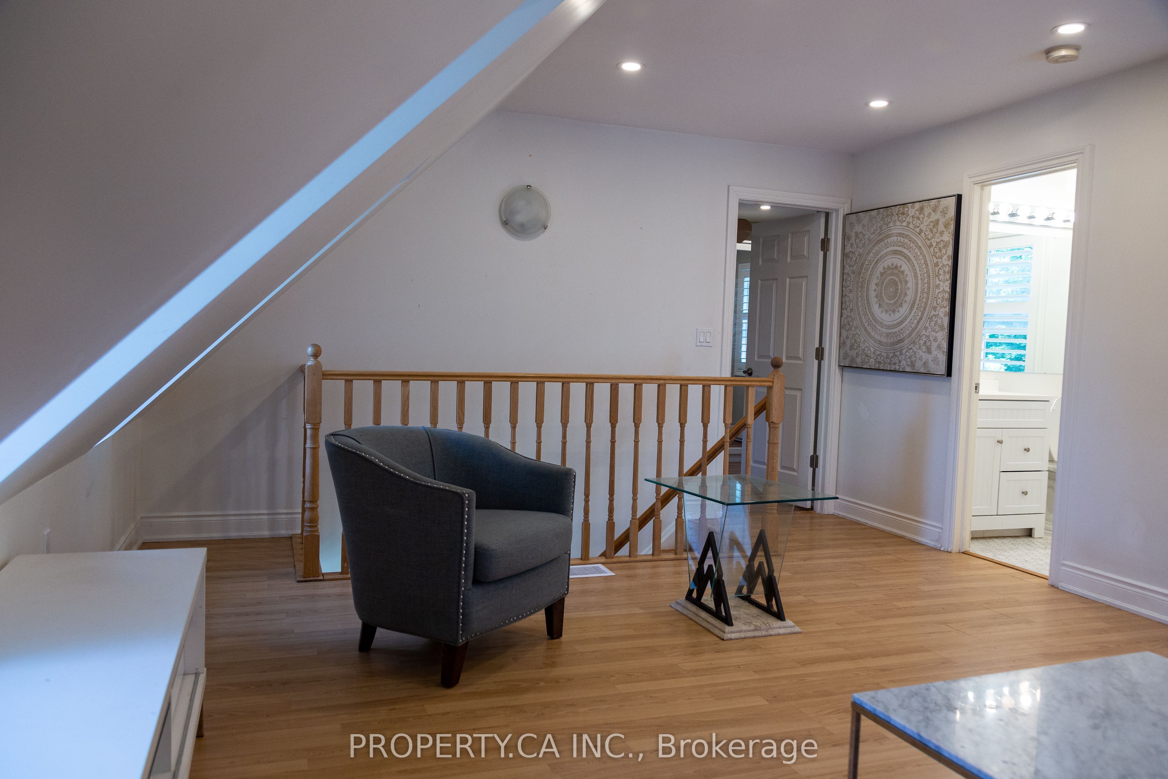 8 Dufferin Street Property Photo 26