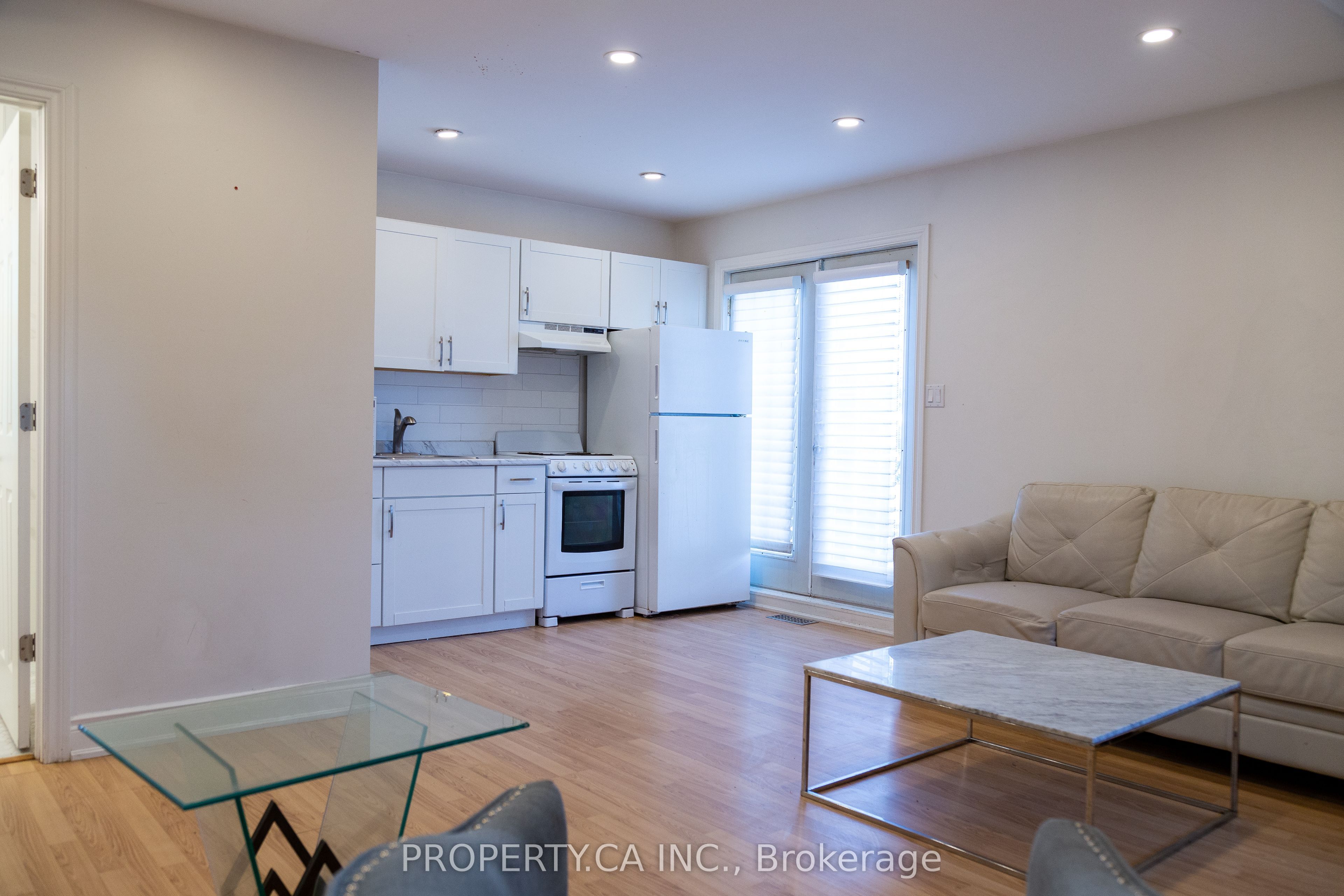 8 Dufferin Street Property Photo 27