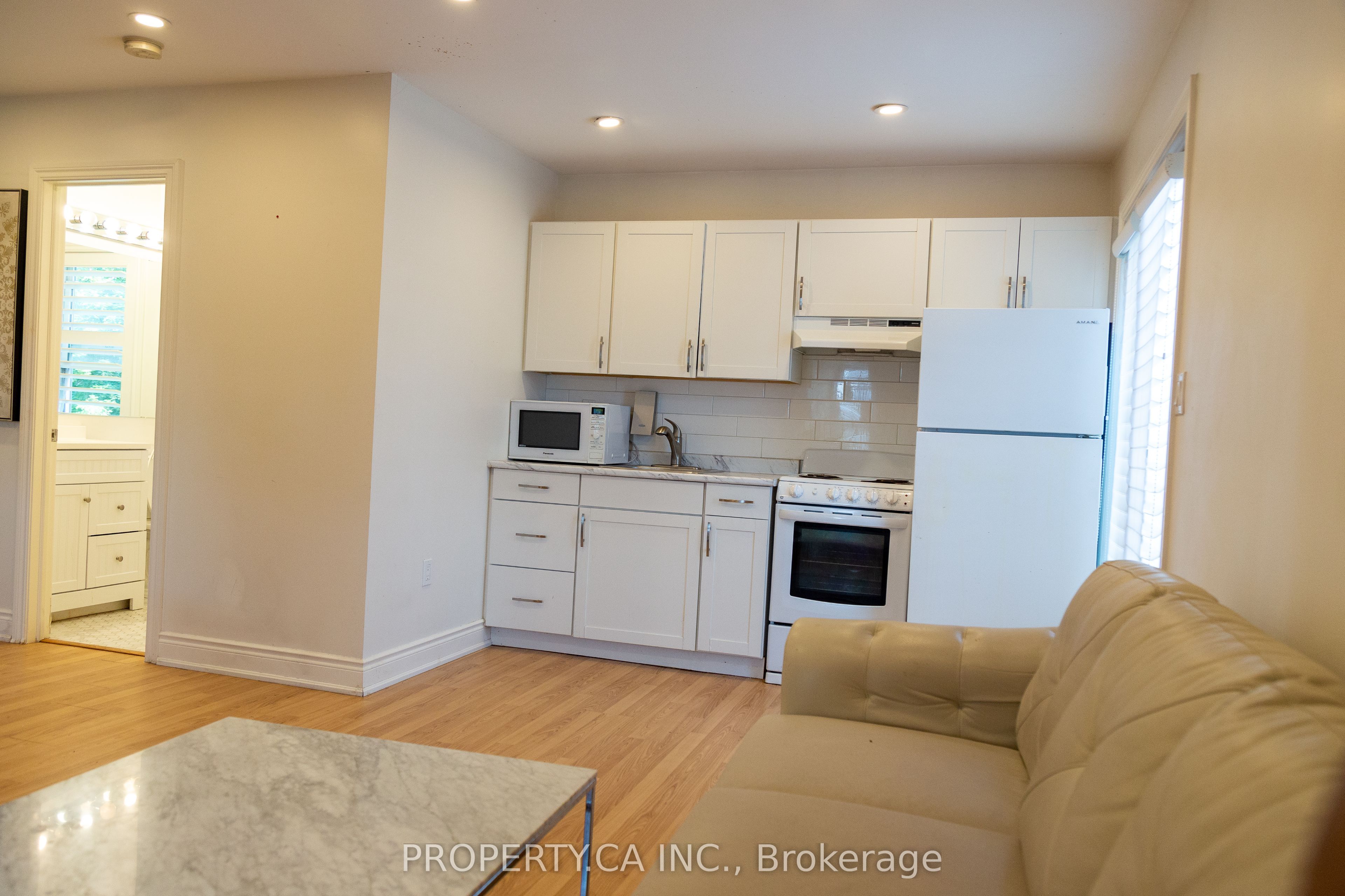 8 Dufferin Street Property Photo 29