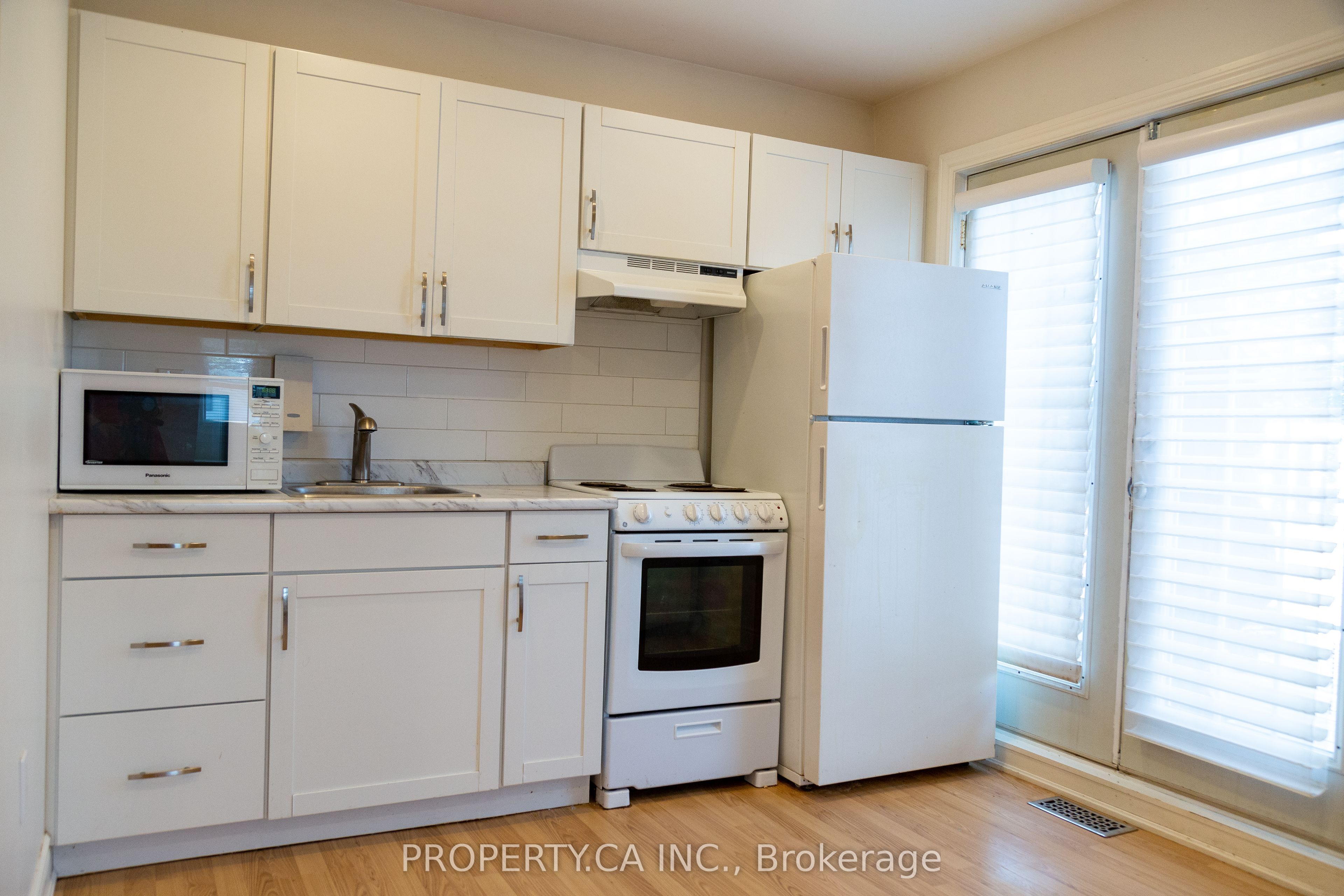 8 Dufferin Street Property Photo 30