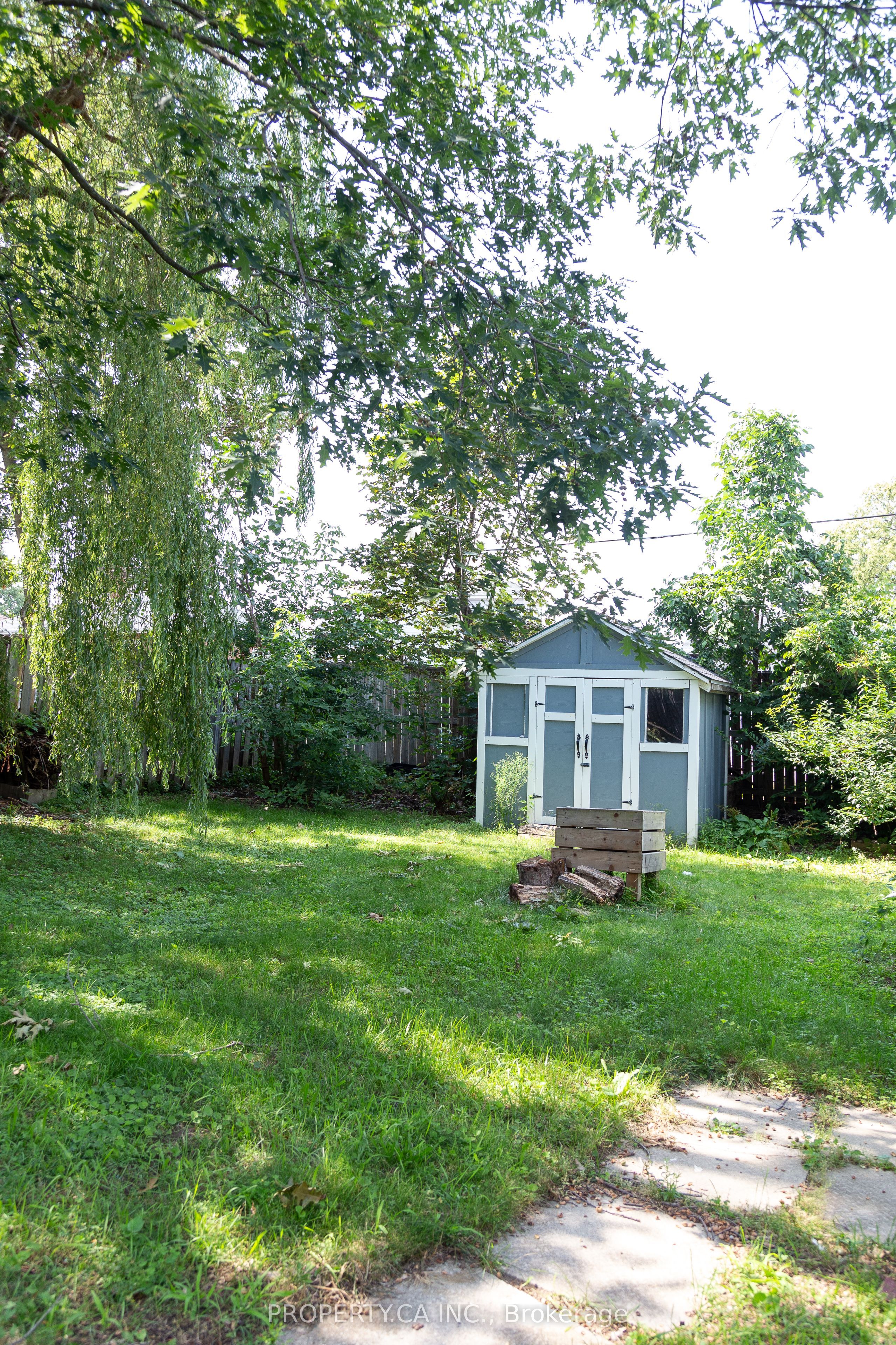 8 Dufferin Street Property Photo 36