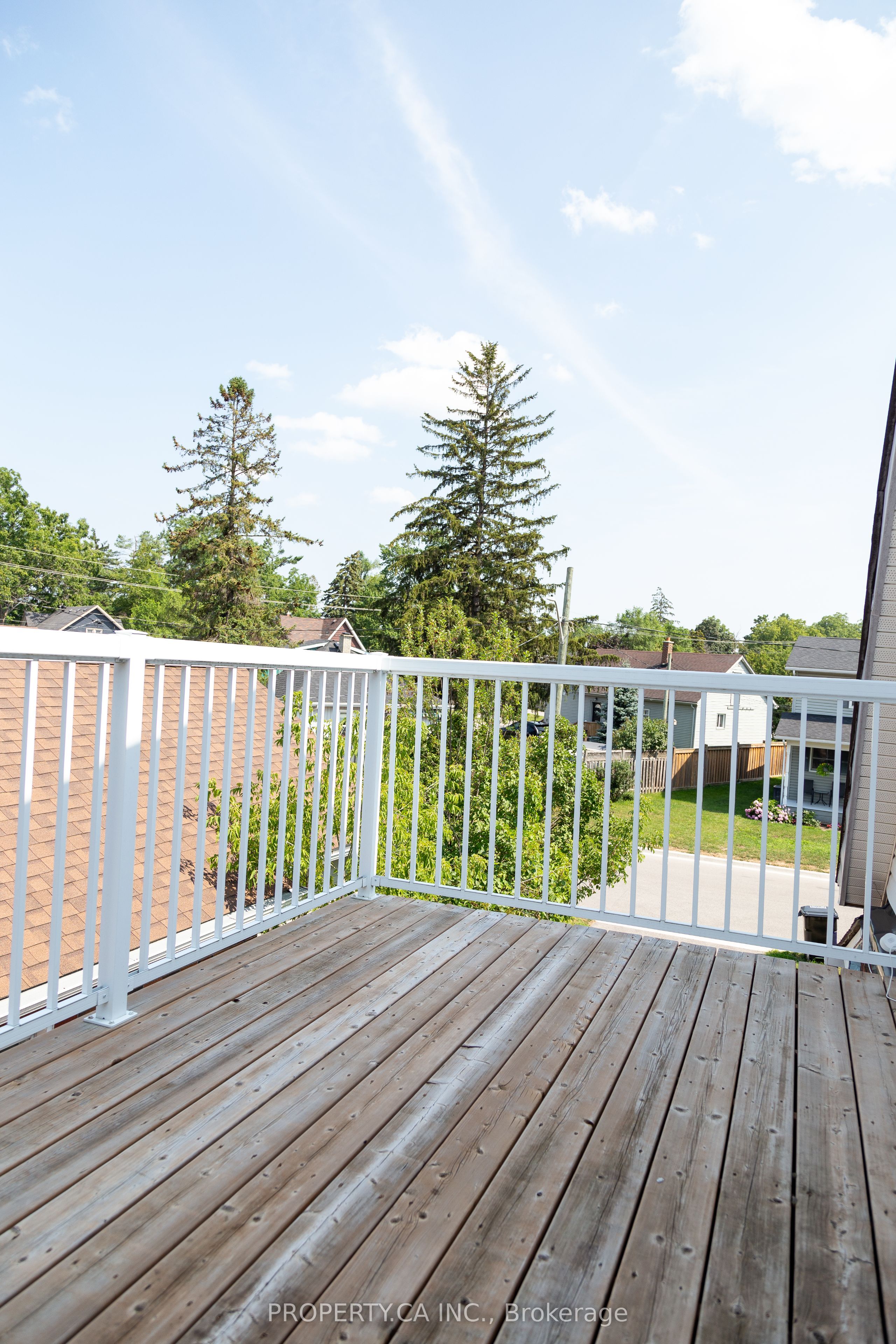 8 Dufferin Street Property Photo 37