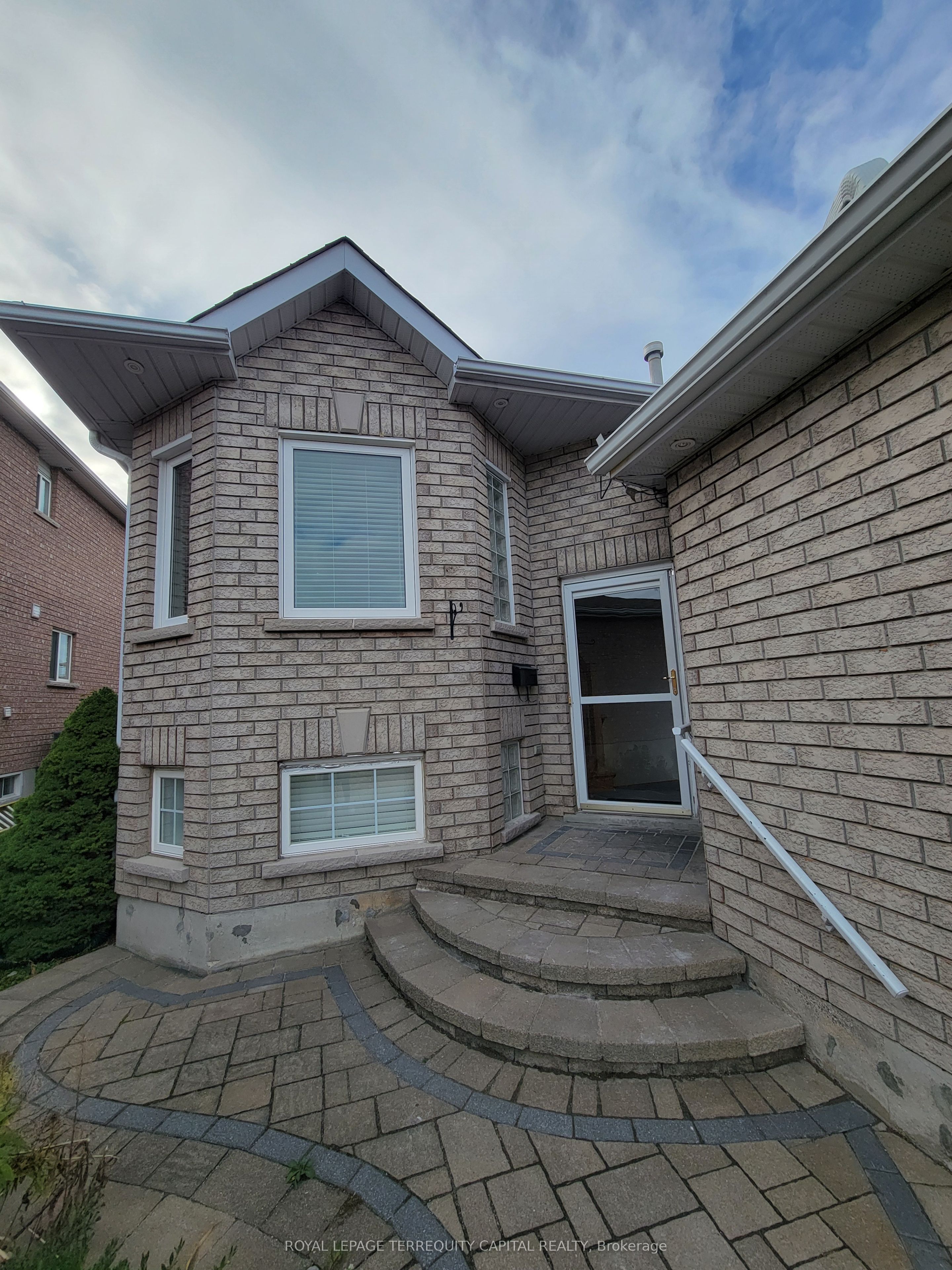 68 Bird Street Lower Property Photo 3