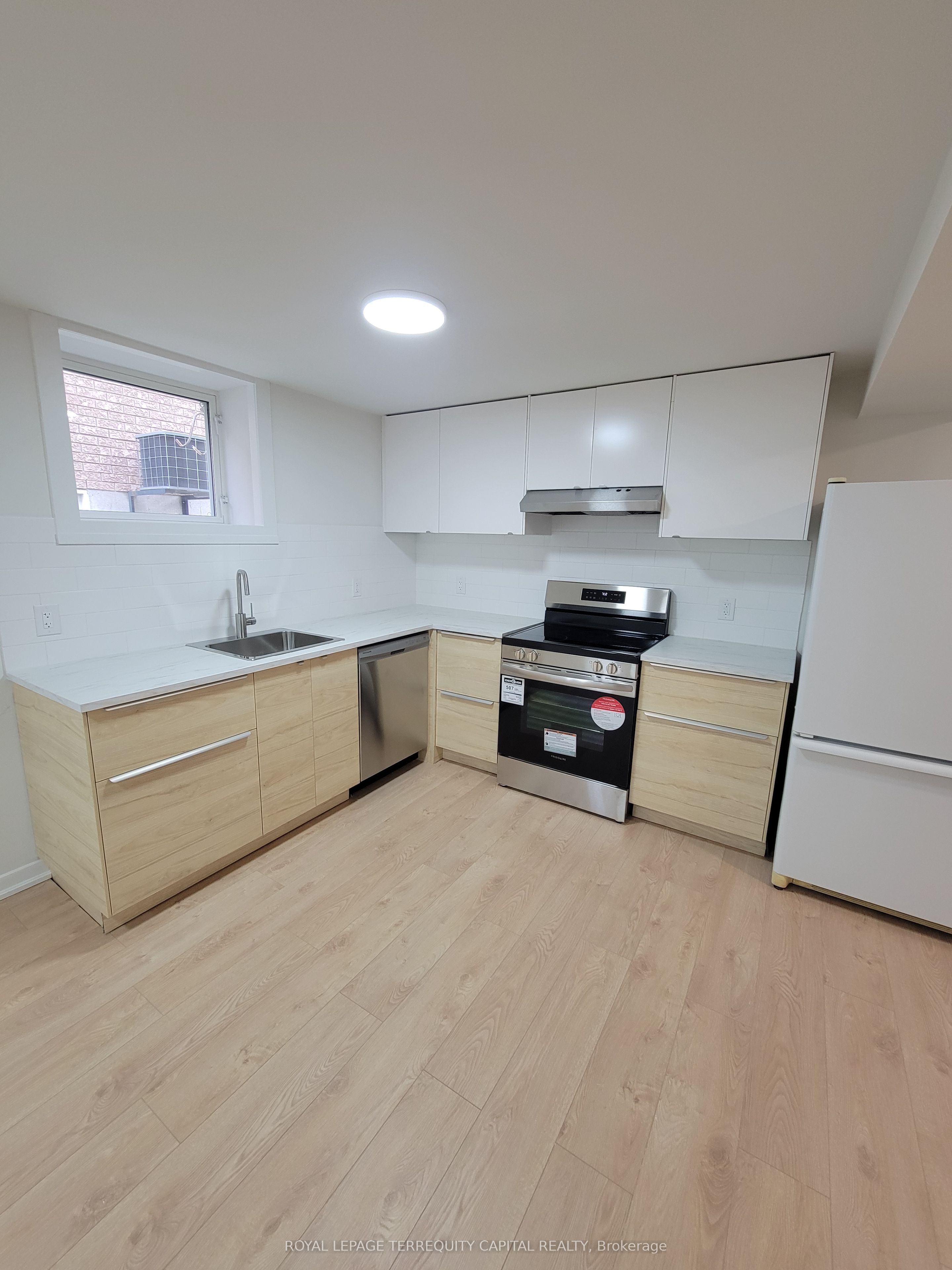 68 Bird Street Lower Property Photo 9
