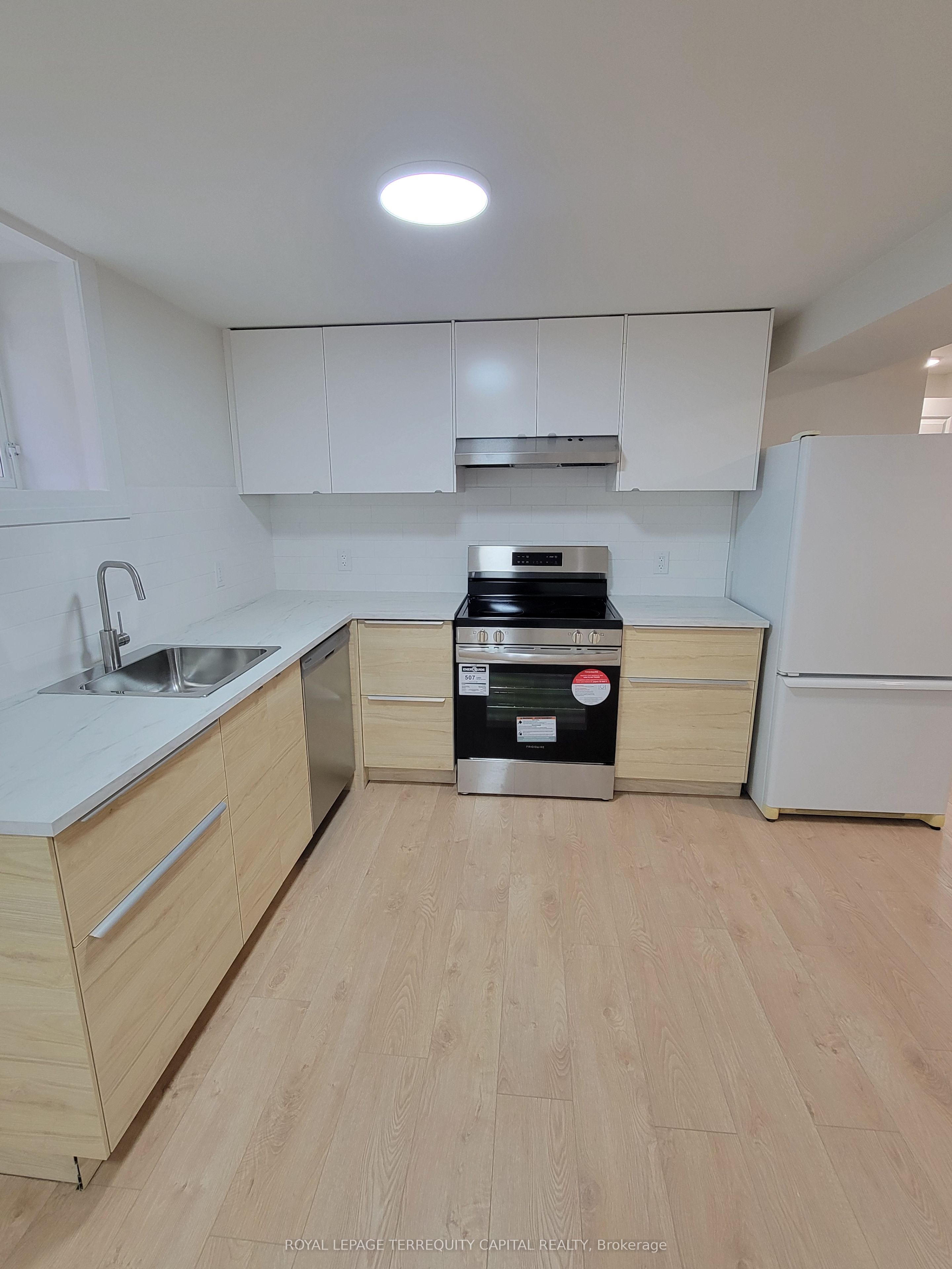 68 Bird Street Lower Property Photo 10