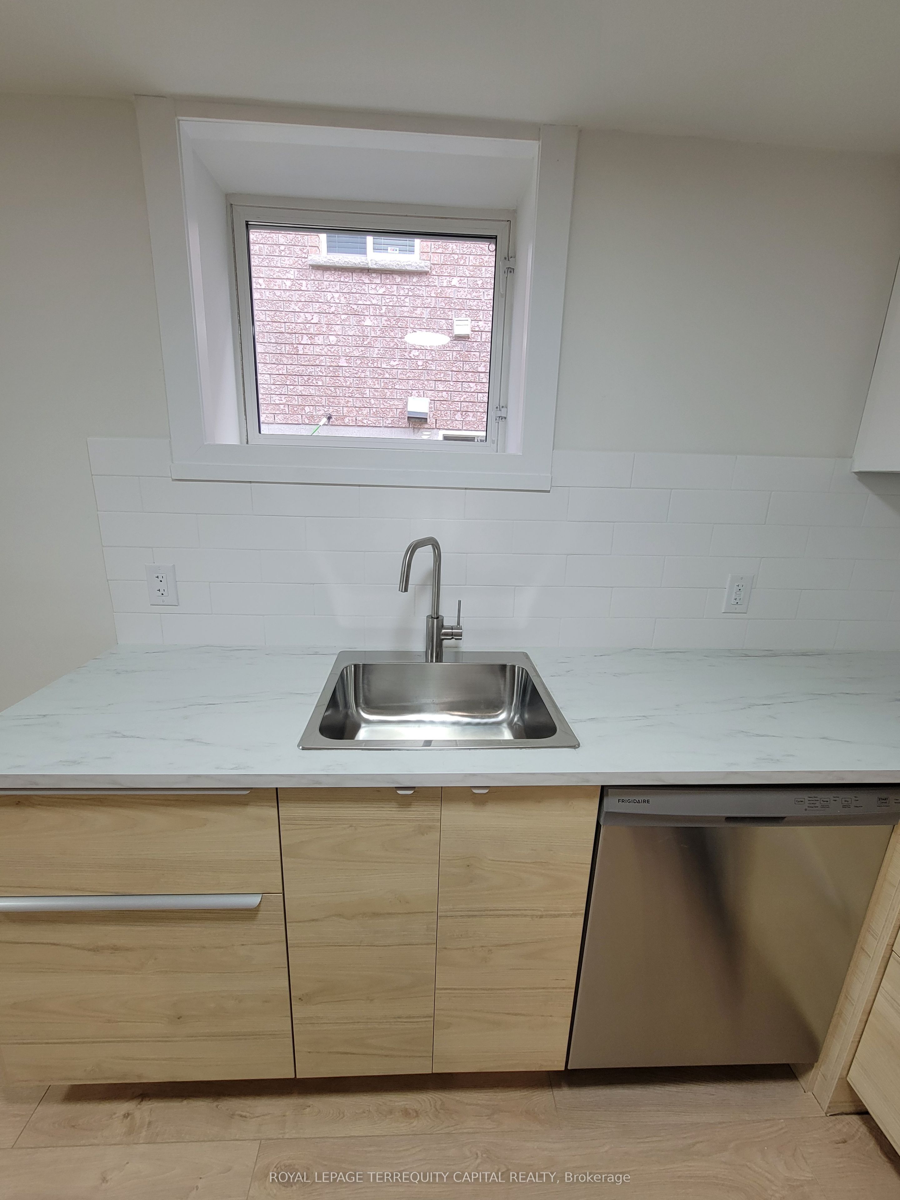 68 Bird Street Lower Property Photo 11