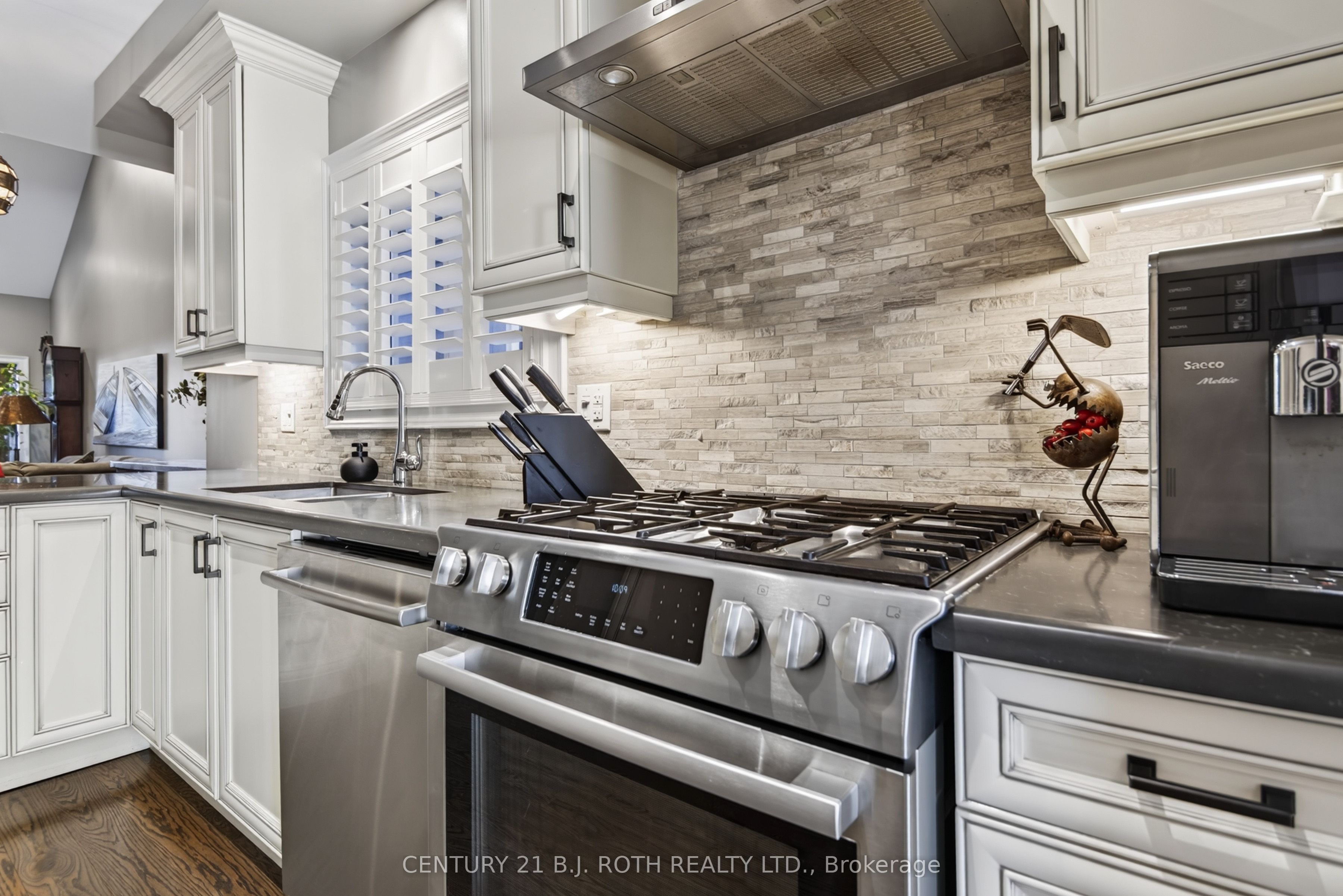 3306 Summerhill Way Property Photo 11
