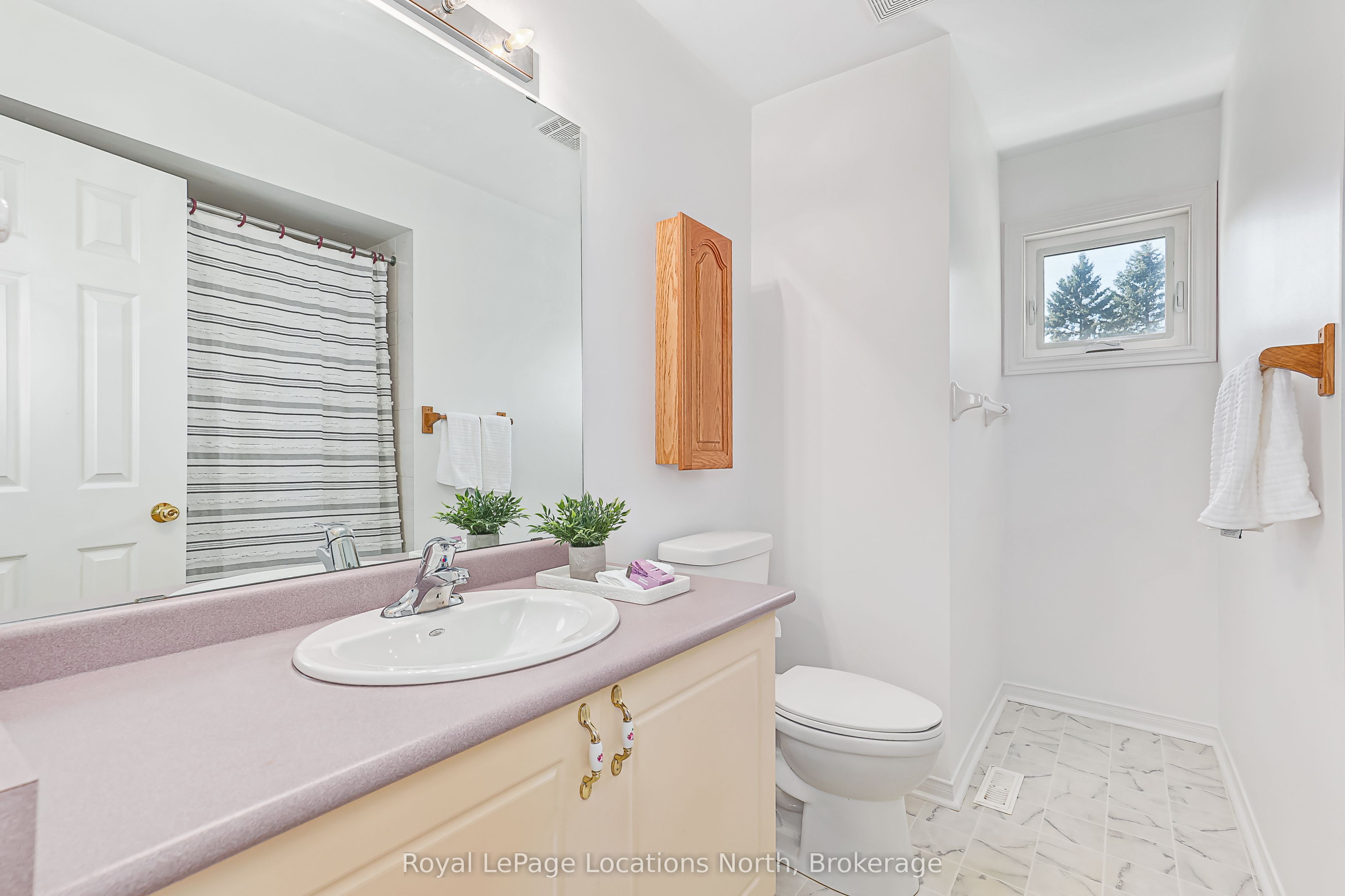 77 Silver Birch Avenue Property Photo 22