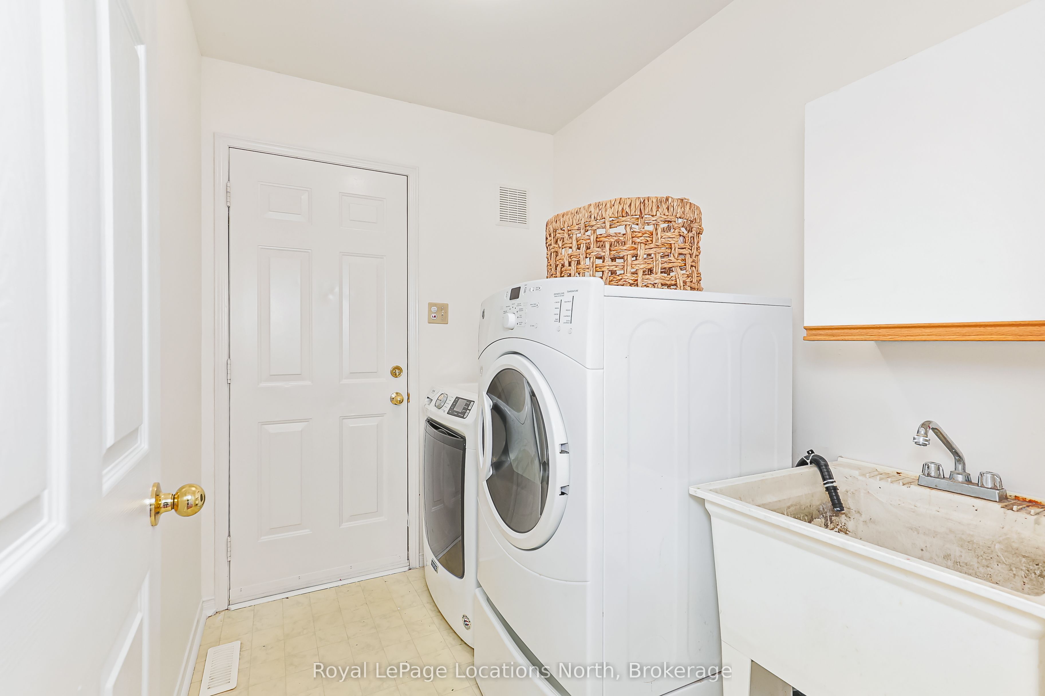 77 Silver Birch Avenue Property Photo 26