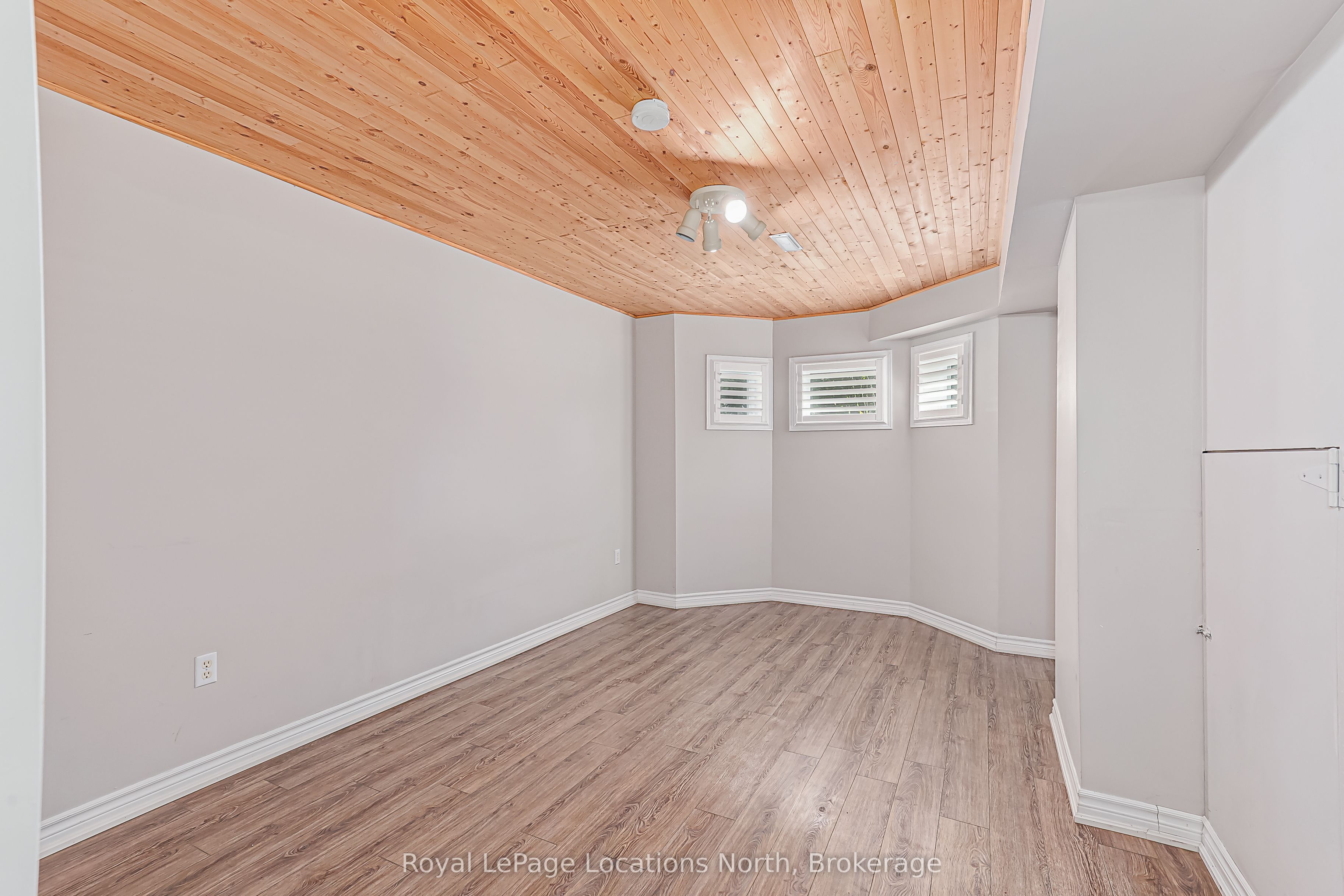 77 Silver Birch Avenue Property Photo 34