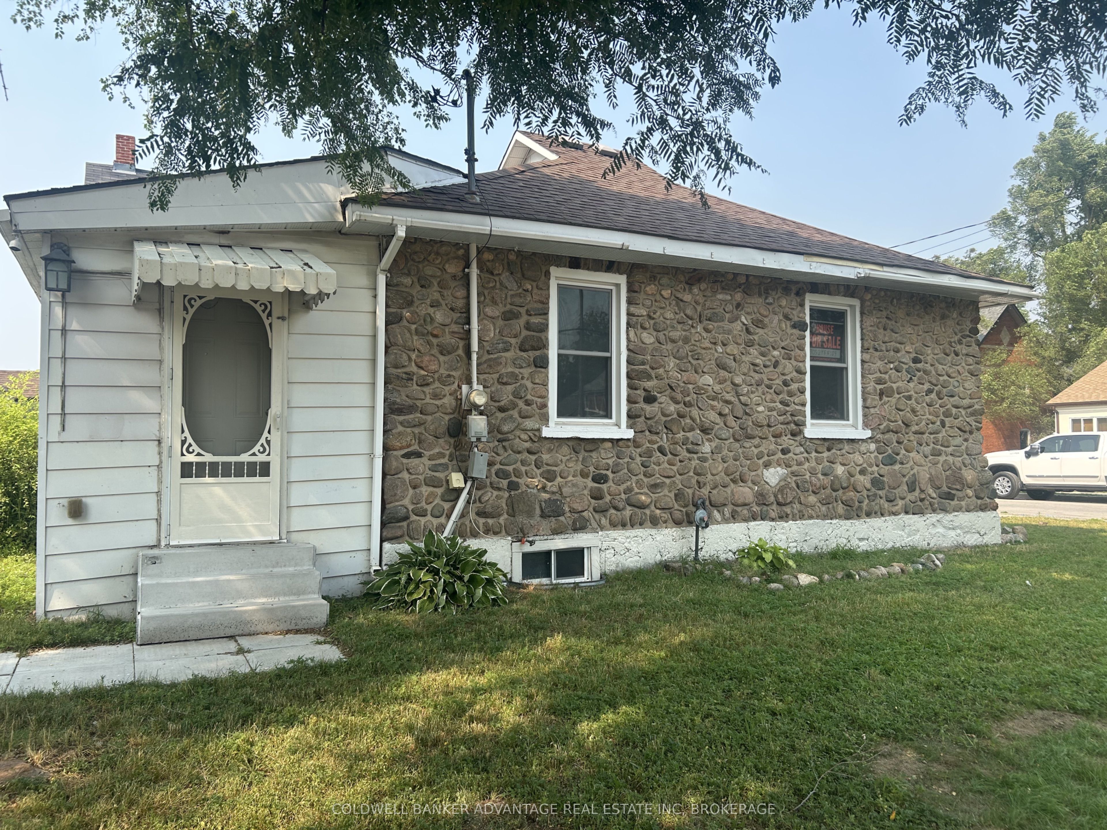 36 Sanford Street Property Photo 3